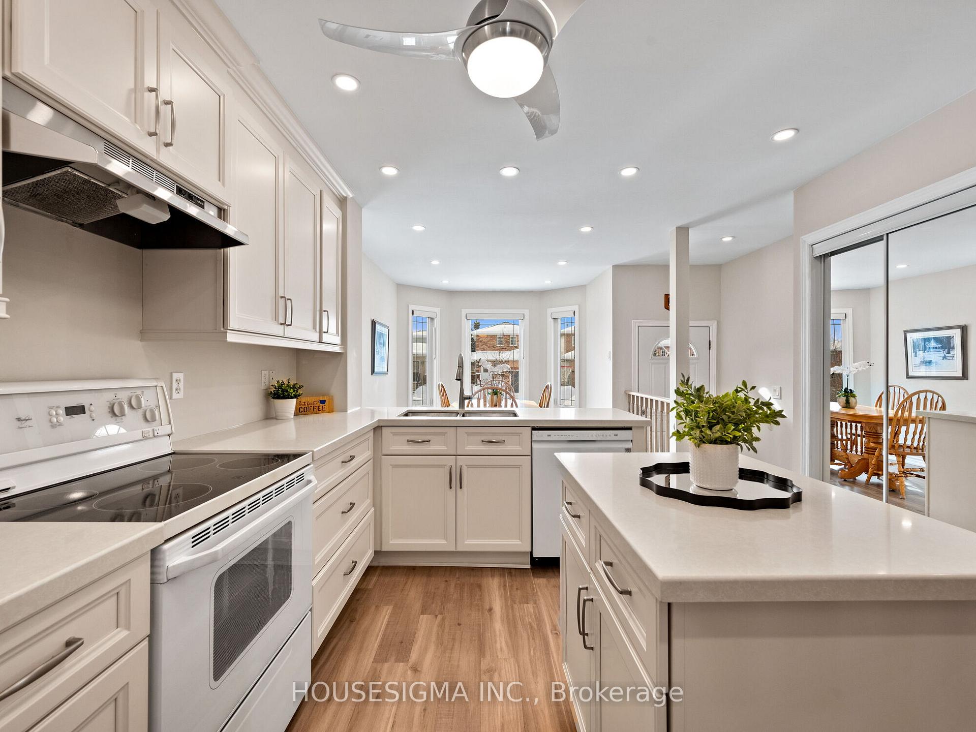 Photo 6 of 10 Willow Drive, Barrie, Holly — HOMEH