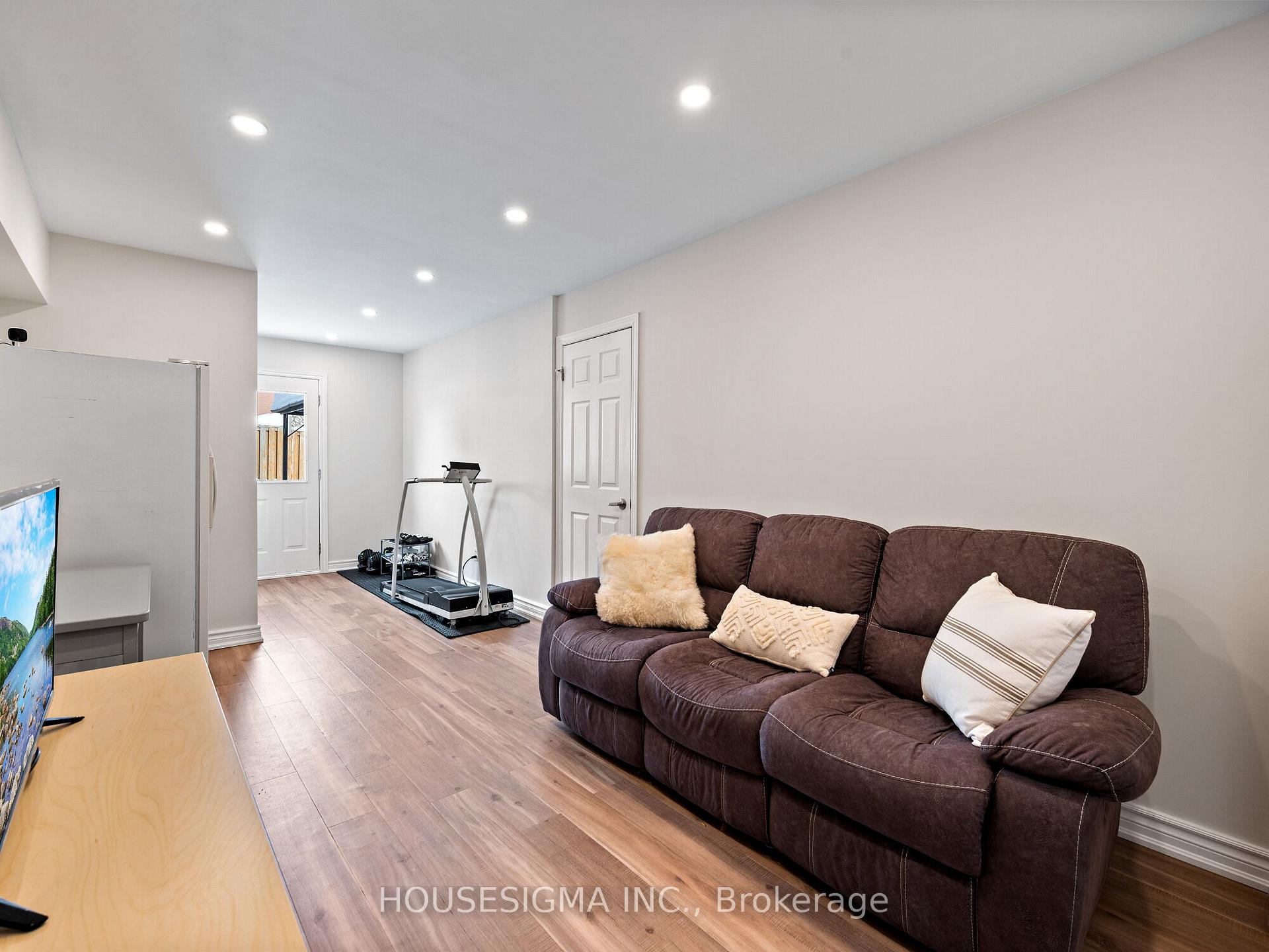 Photo 13 of 10 Willow Drive, Barrie, Holly — HOMEH