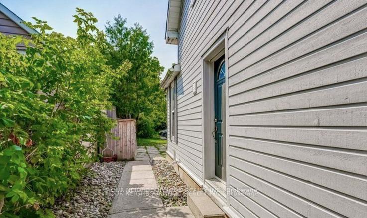 Photo 18 of 81 Wellington Street E, Aurora, Aurora Village — HOMEH