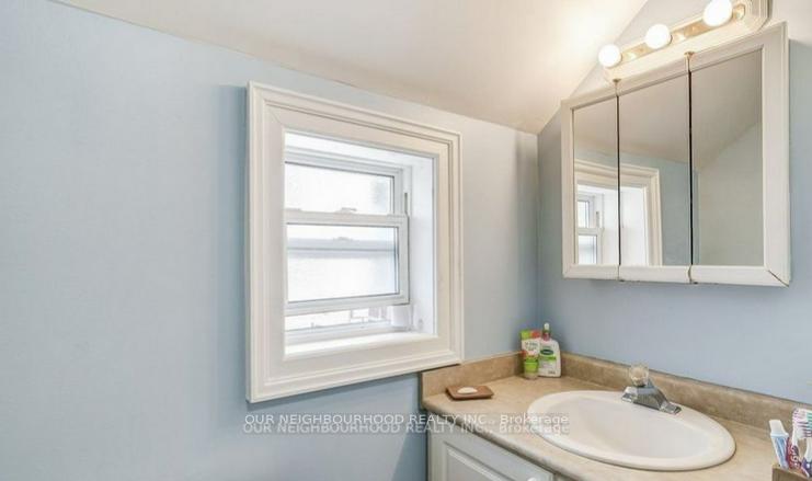 Photo 33 of 81 Wellington Street E, Aurora, Aurora Village — HOMEH