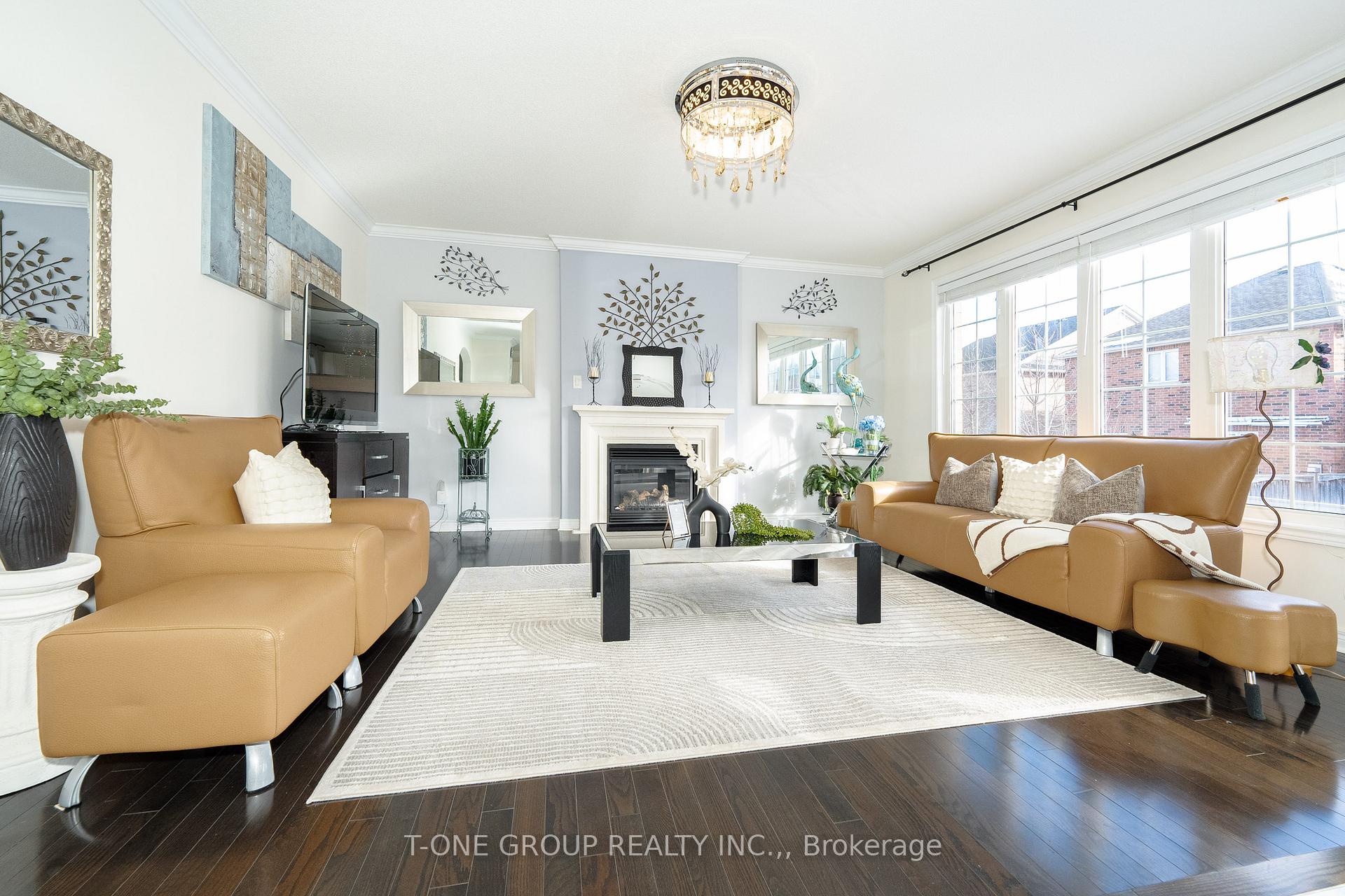 Photo 11 of 174 Santa Amato Crescent, Vaughan, Patterson — HOMEH