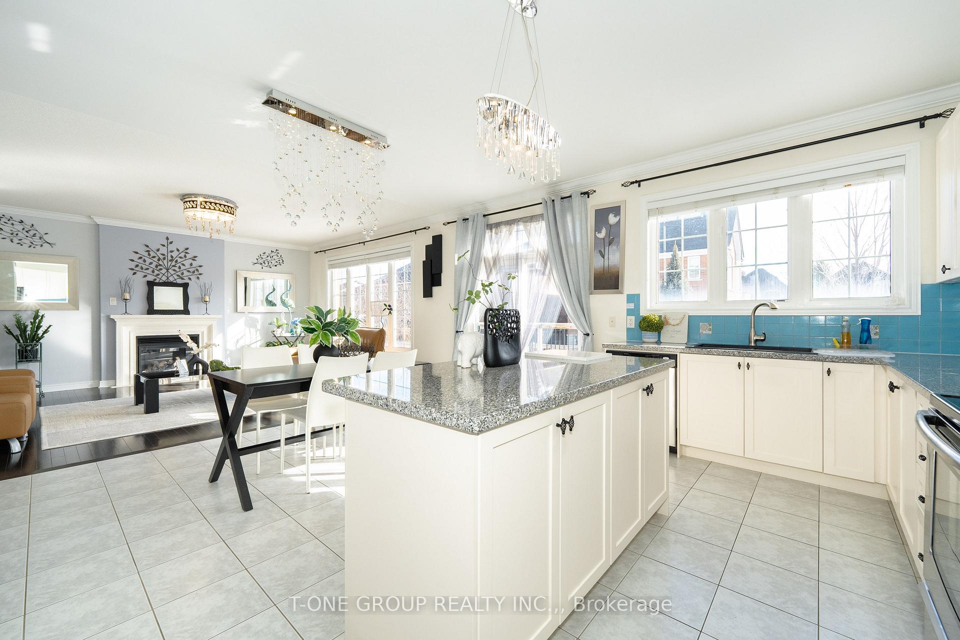 Photo 14 of 174 Santa Amato Crescent, Vaughan, Patterson — HOMEH
