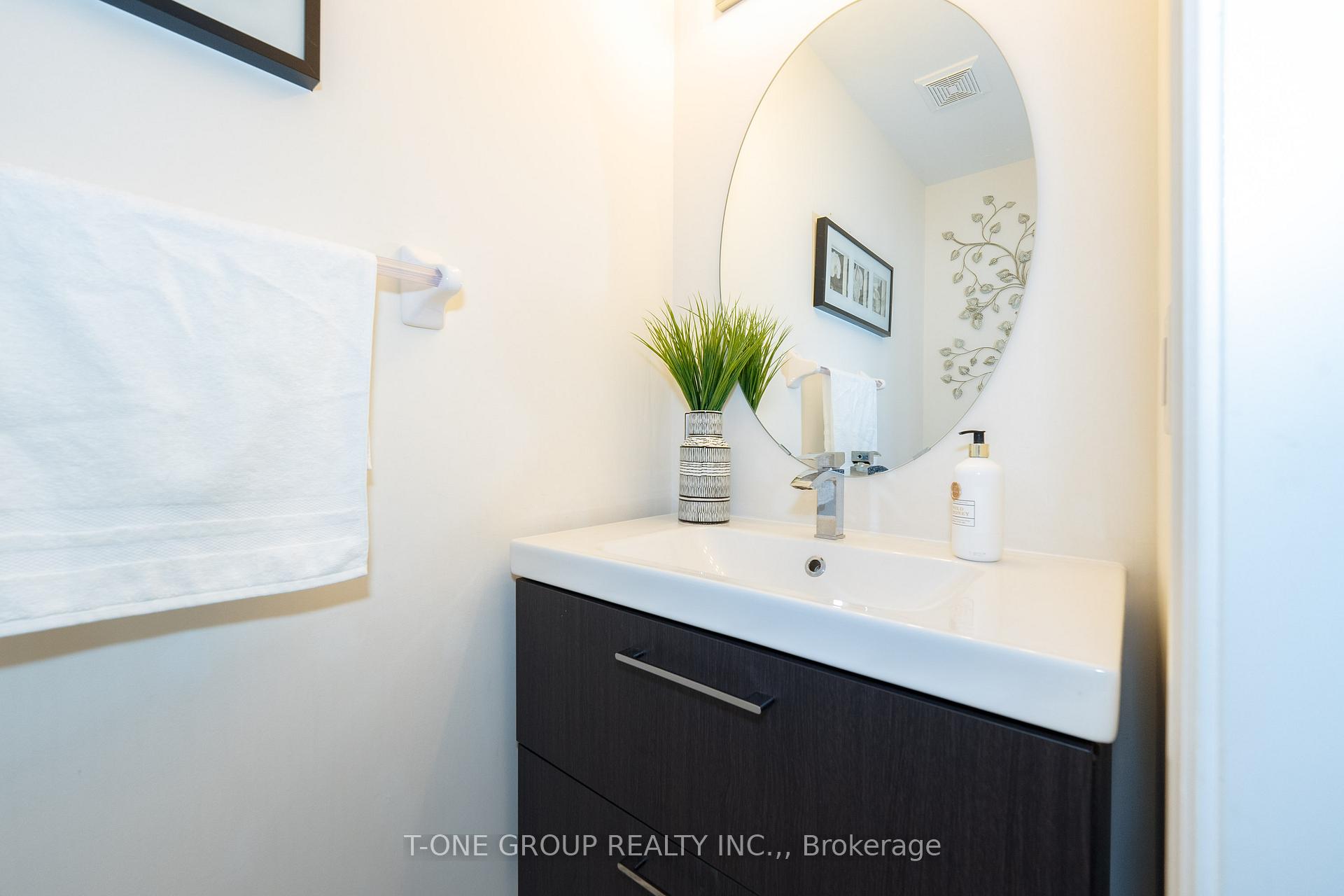 Photo 22 of 174 Santa Amato Crescent, Vaughan, Patterson — HOMEH