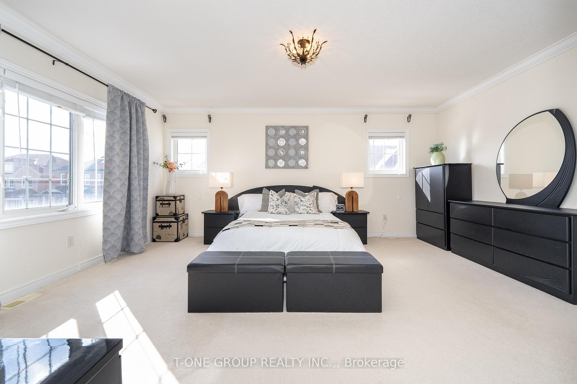 Photo 25 of 174 Santa Amato Crescent, Vaughan, Patterson — HOMEH