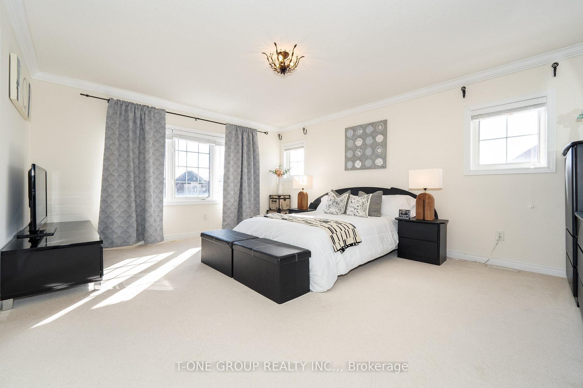 Photo 26 of 174 Santa Amato Crescent, Vaughan, Patterson — HOMEH