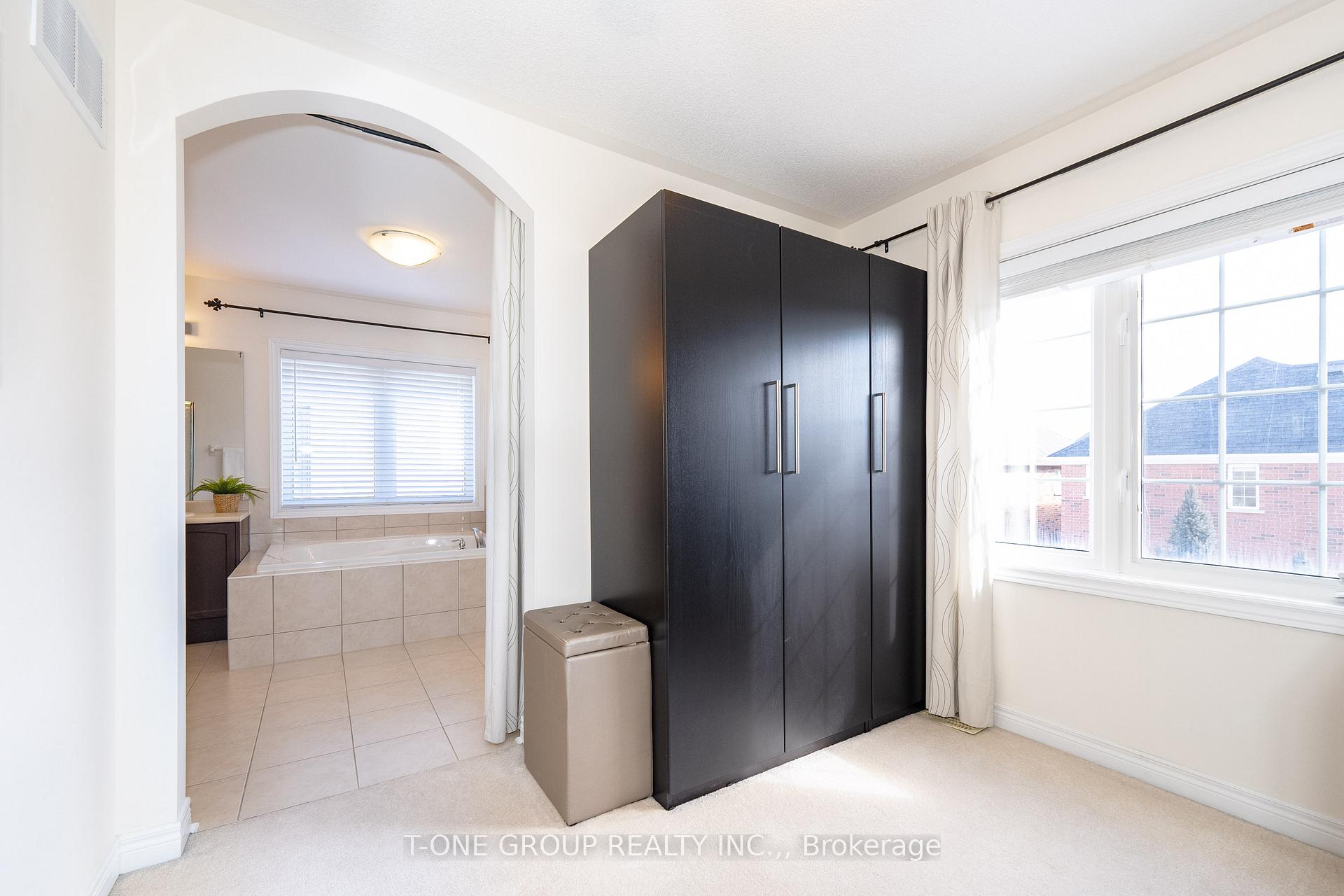 Photo 27 of 174 Santa Amato Crescent, Vaughan, Patterson — HOMEH