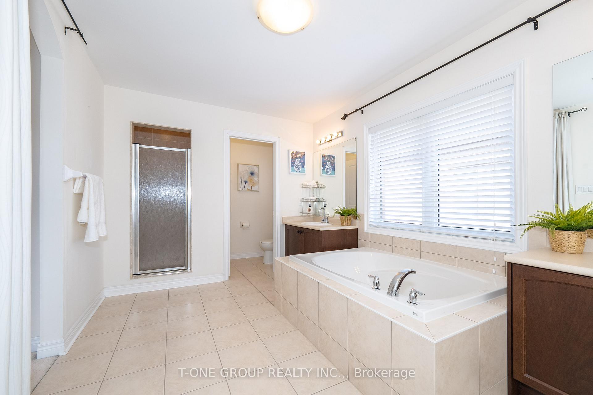 Photo 29 of 174 Santa Amato Crescent, Vaughan, Patterson — HOMEH