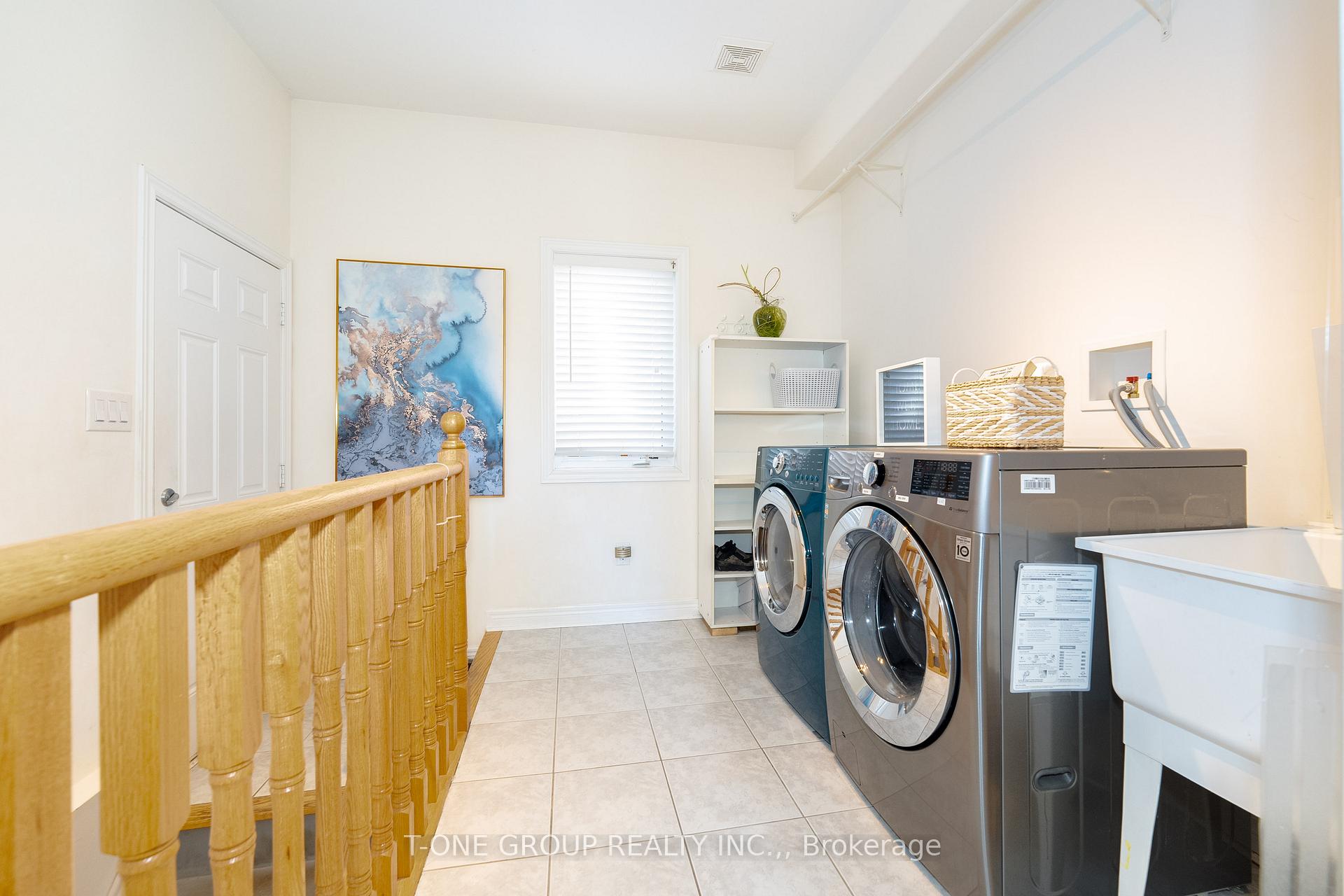 Photo 44 of 174 Santa Amato Crescent, Vaughan, Patterson — HOMEH