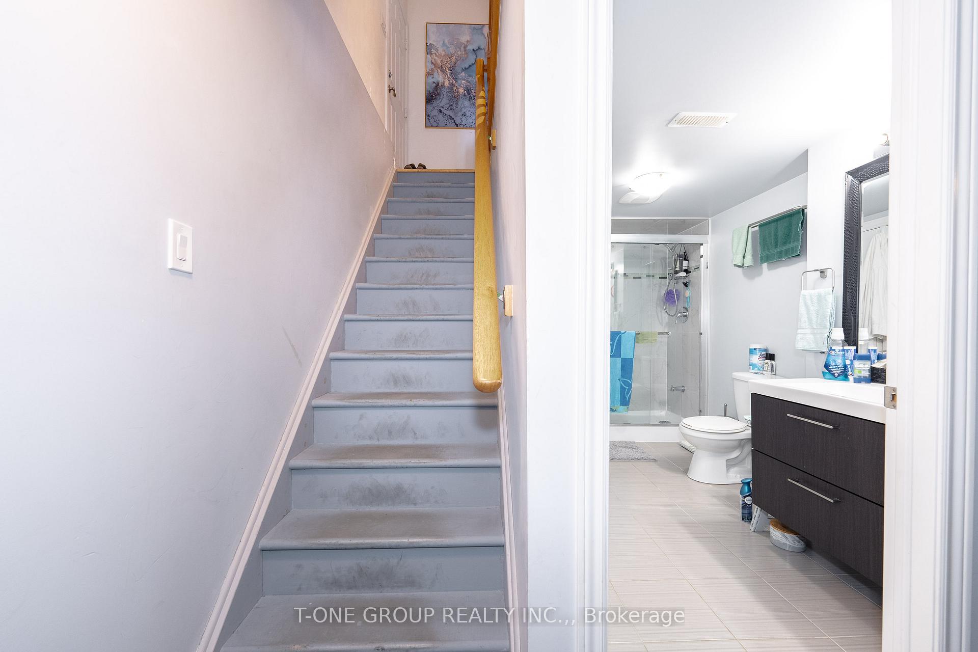 Photo 45 of 174 Santa Amato Crescent, Vaughan, Patterson — HOMEH