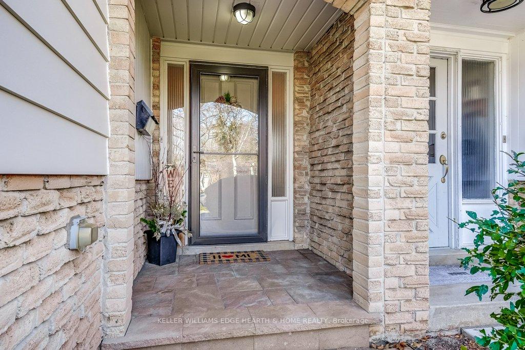 Photo 5 of 5014 Brady Avenue, Burlington, Appleby — HOMEH