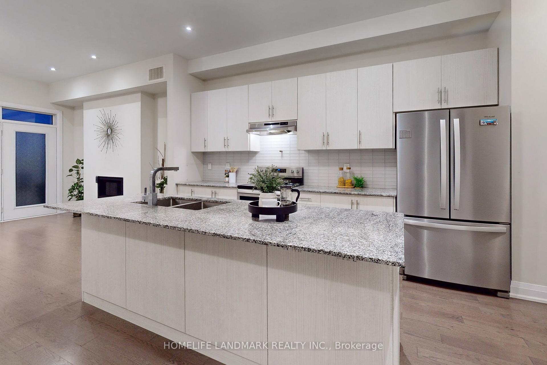 Photo 9 of 25 Hesperus Road, Vaughan, Patterson — HOMEH