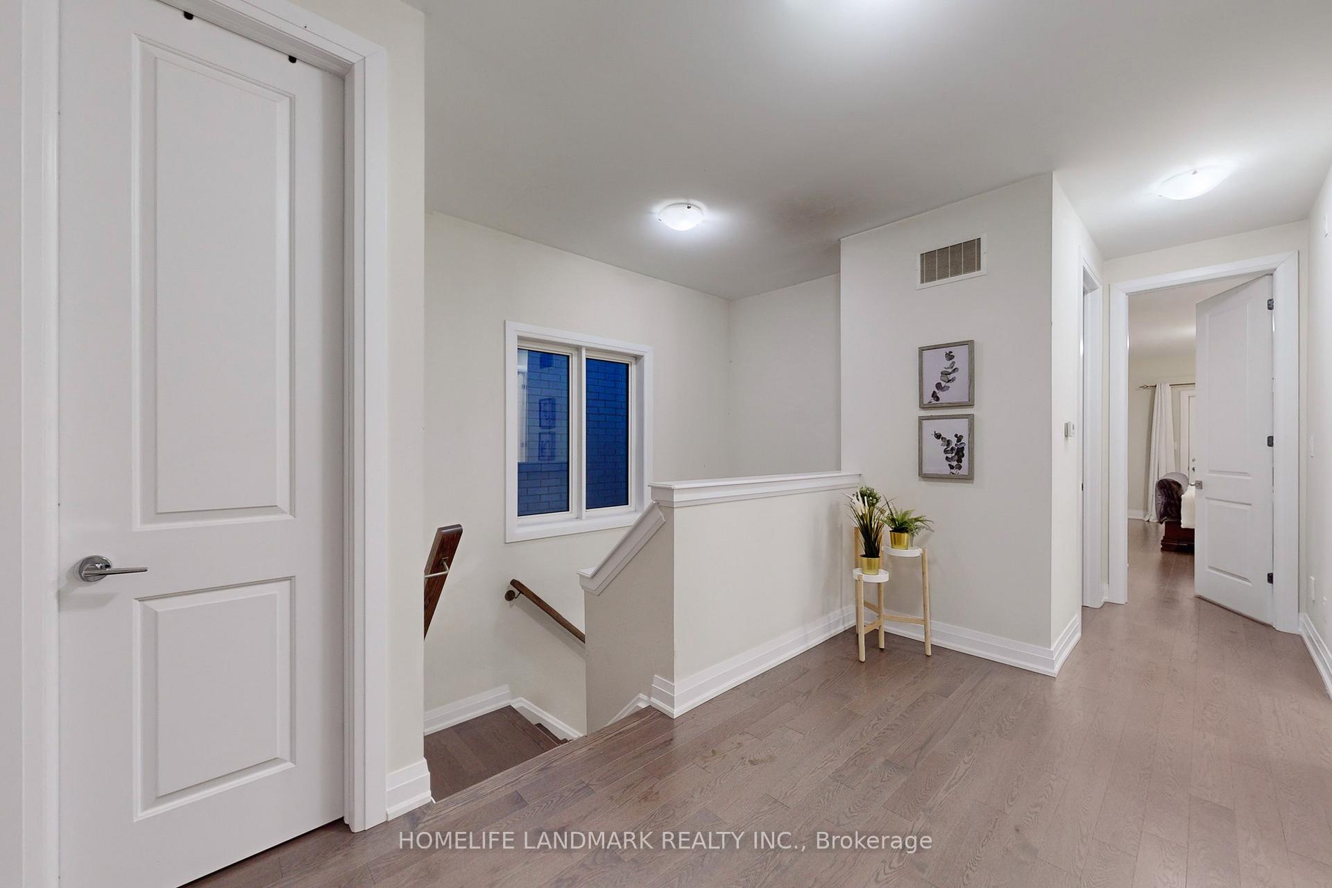 Photo 14 of 25 Hesperus Road, Vaughan, Patterson — HOMEH