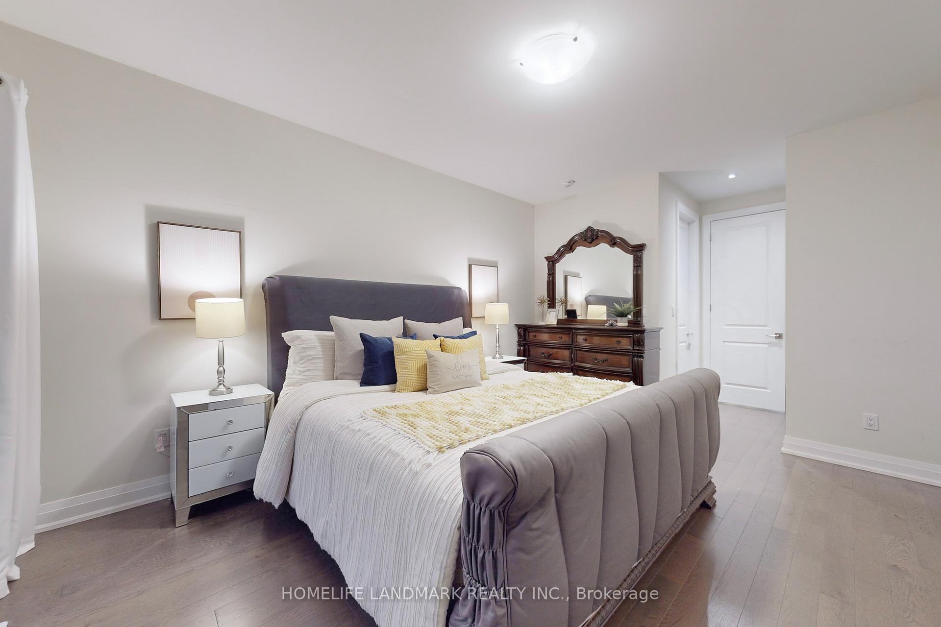 Photo 18 of 25 Hesperus Road, Vaughan, Patterson — HOMEH