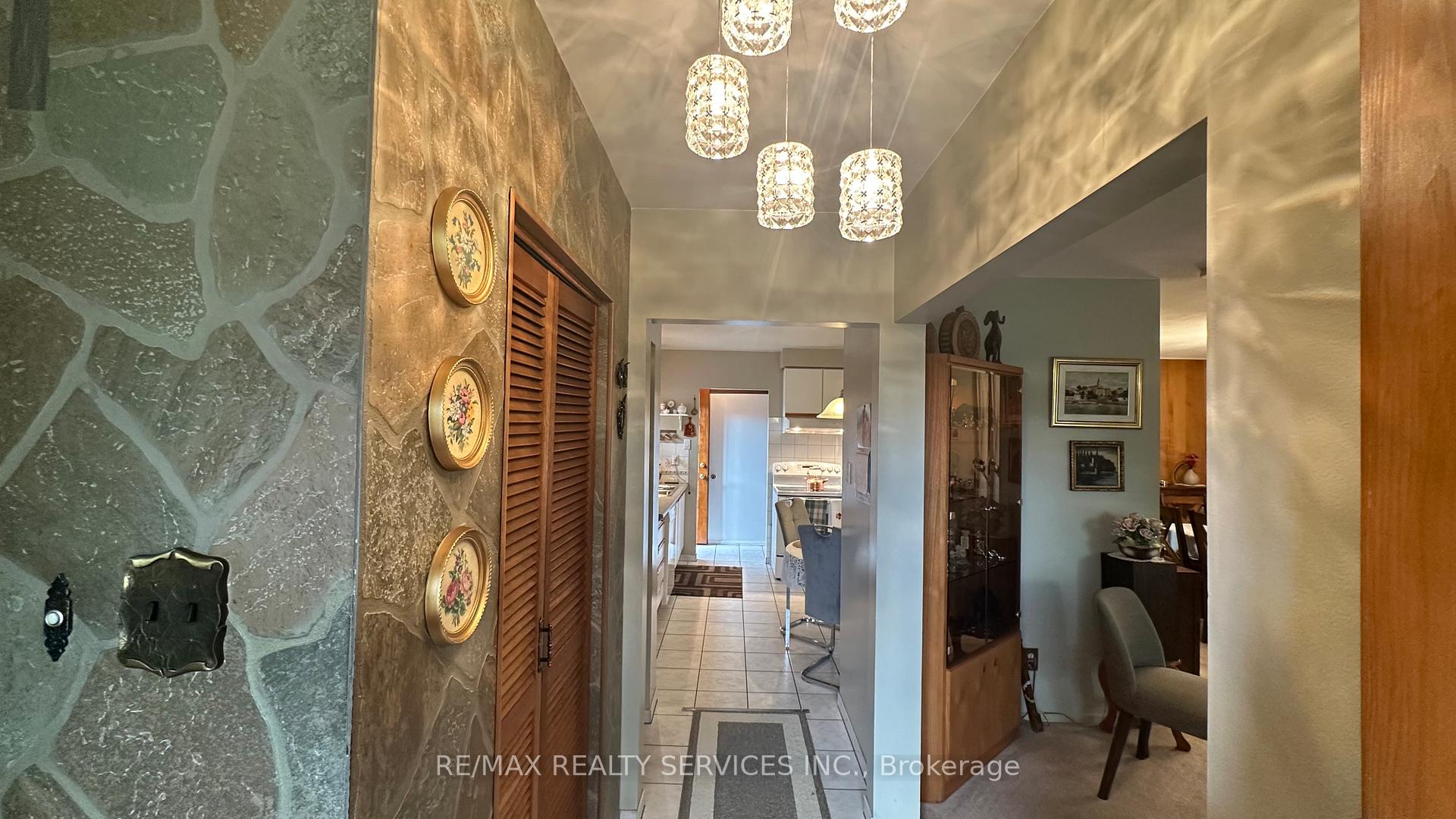 Photo 2 of 59 Belmont Drive E, Brampton, Avondale — HOMEH