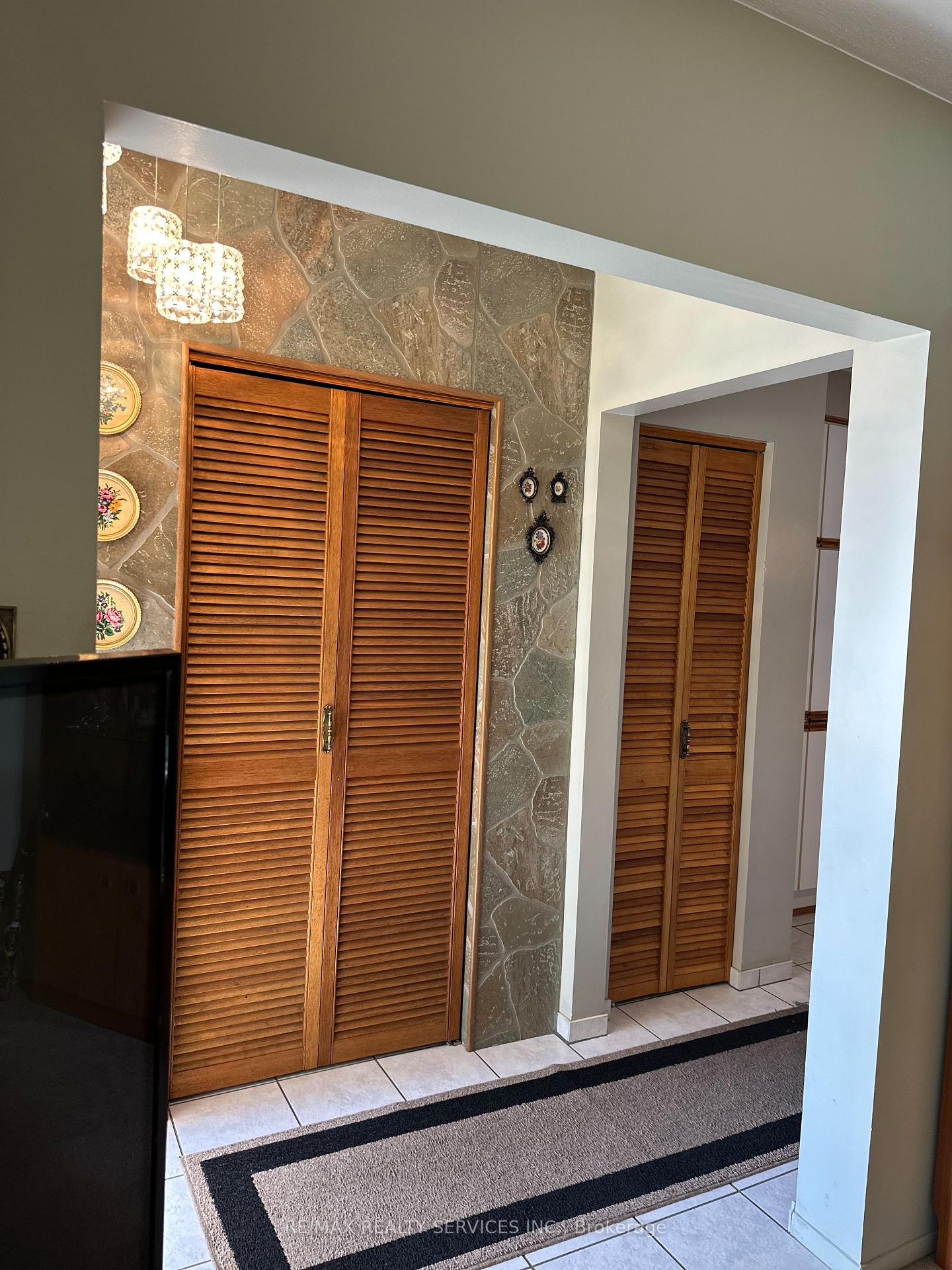 Photo 3 of 59 Belmont Drive E, Brampton, Avondale — HOMEH
