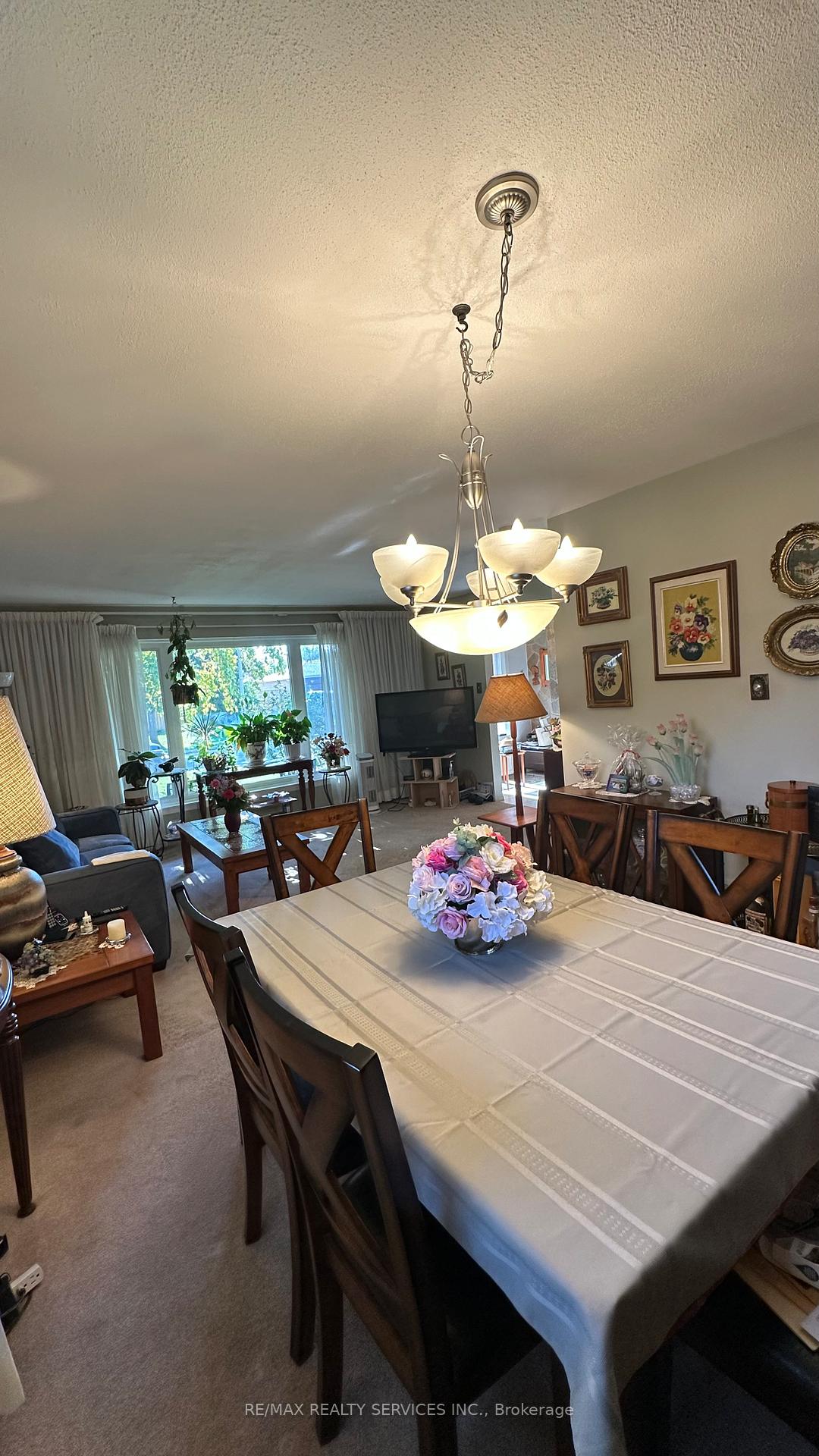 Photo 11 of 59 Belmont Drive E, Brampton, Avondale — HOMEH
