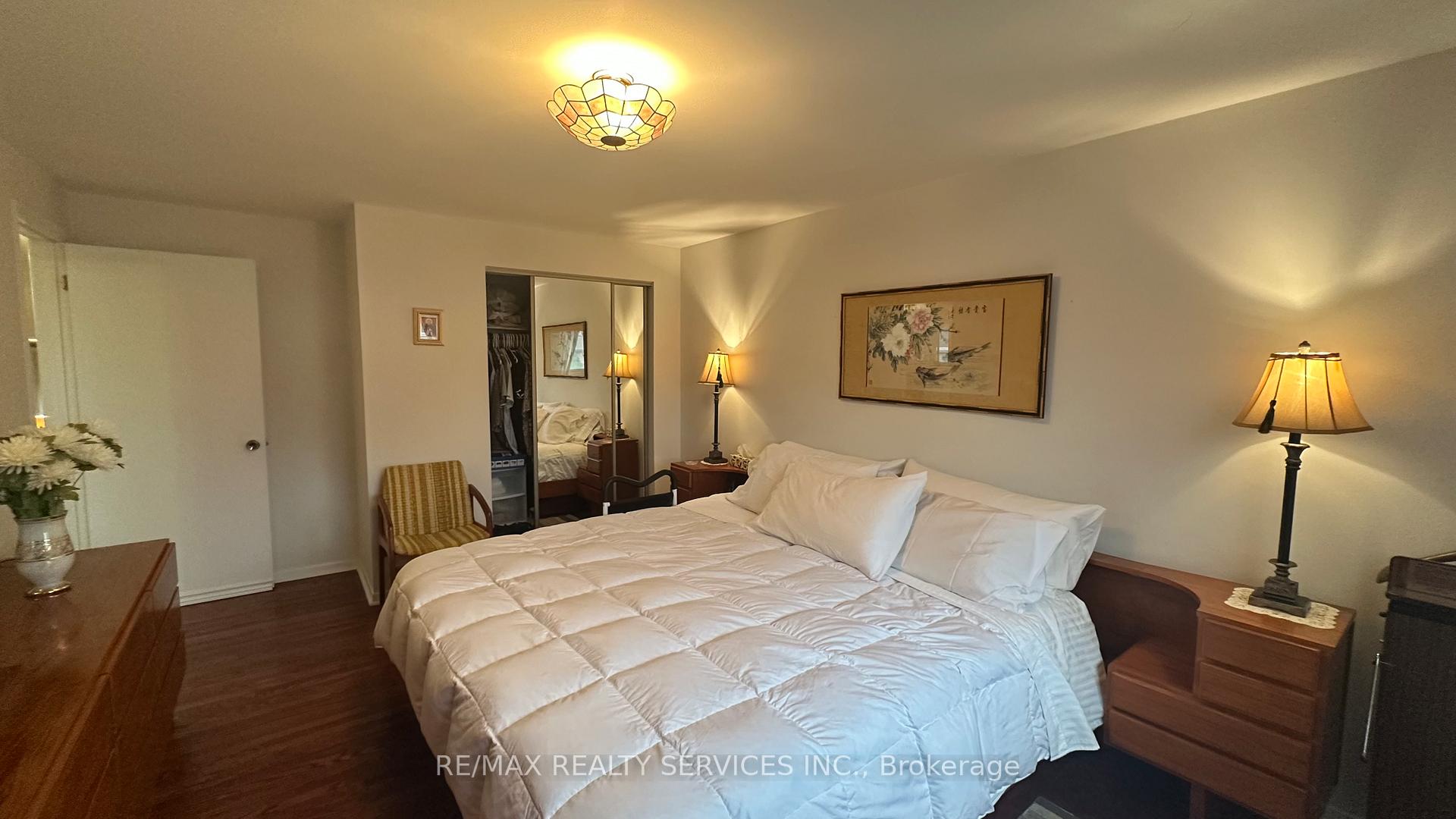 Photo 19 of 59 Belmont Drive E, Brampton, Avondale — HOMEH