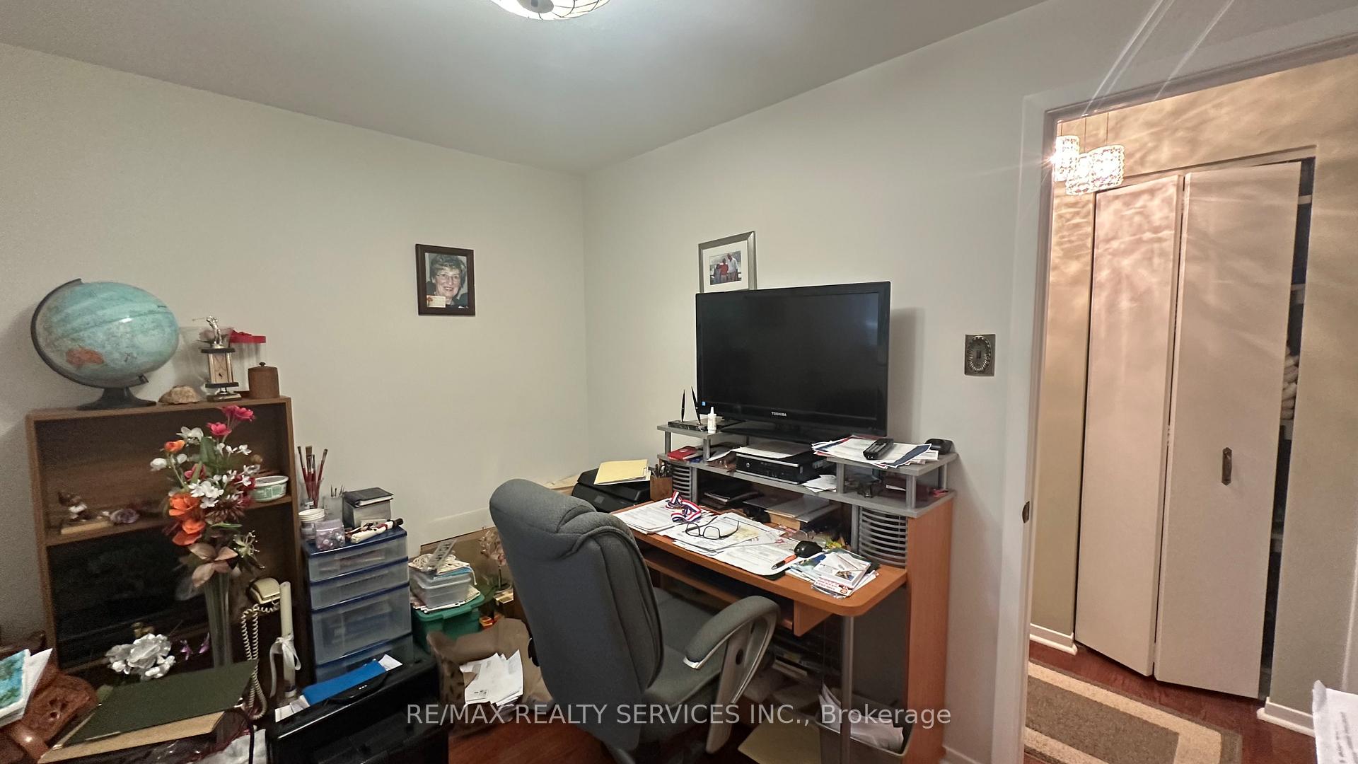 Photo 23 of 59 Belmont Drive E, Brampton, Avondale — HOMEH