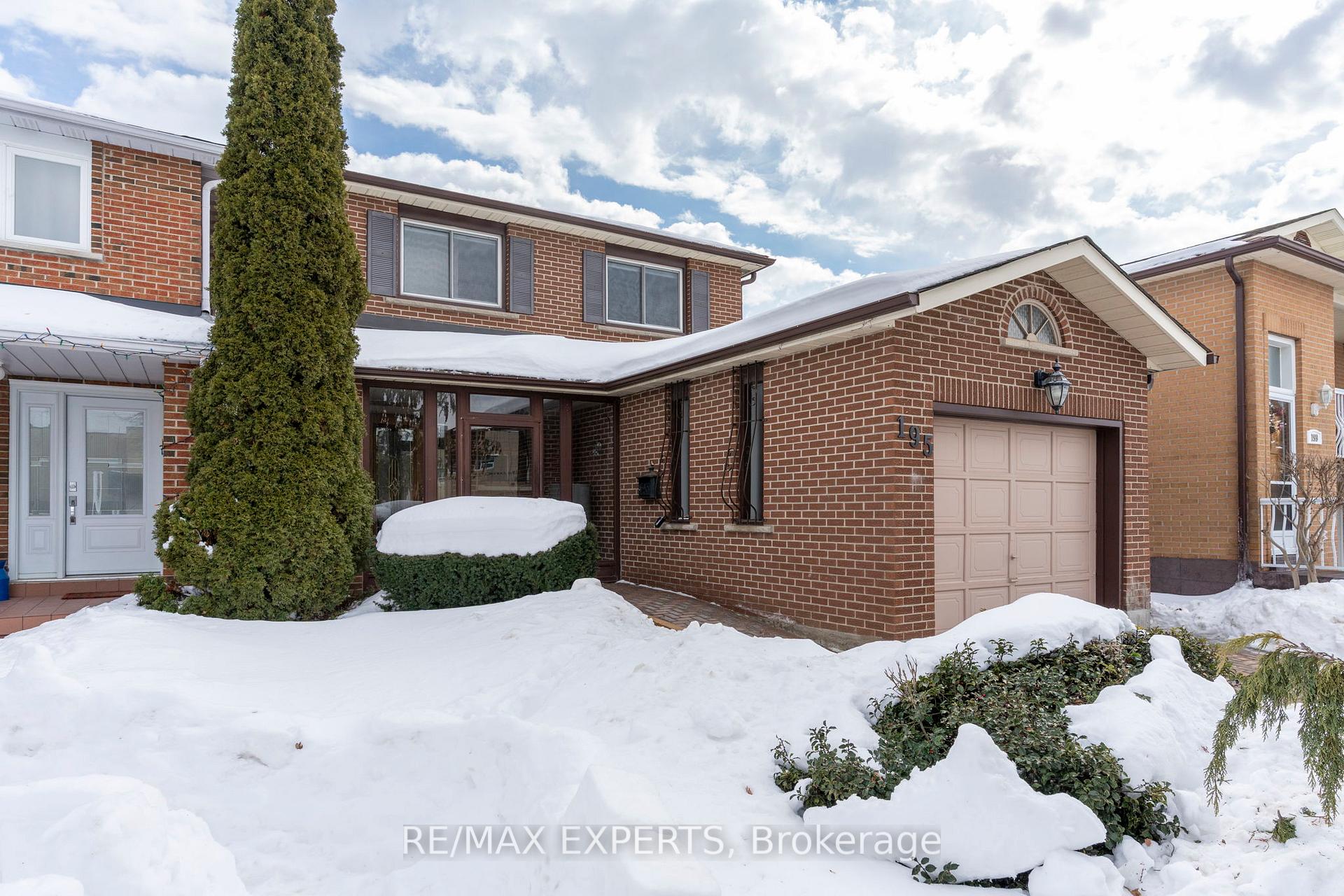 Photo 2 of 195 Aberdeen Avenue, Vaughan, East Woodbridge — HOMEH