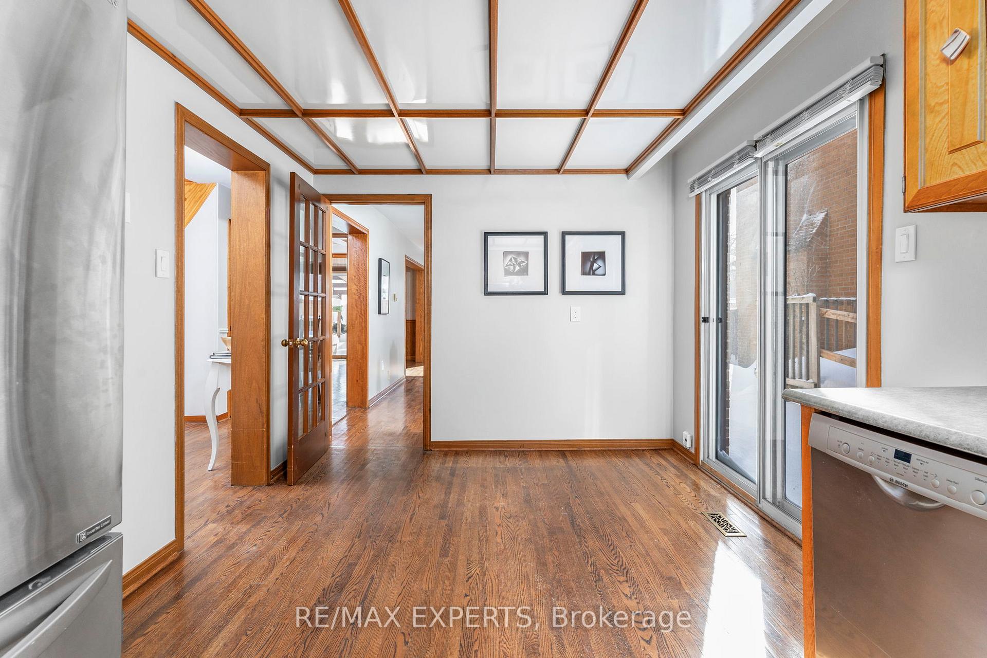 Photo 9 of 195 Aberdeen Avenue, Vaughan, East Woodbridge — HOMEH