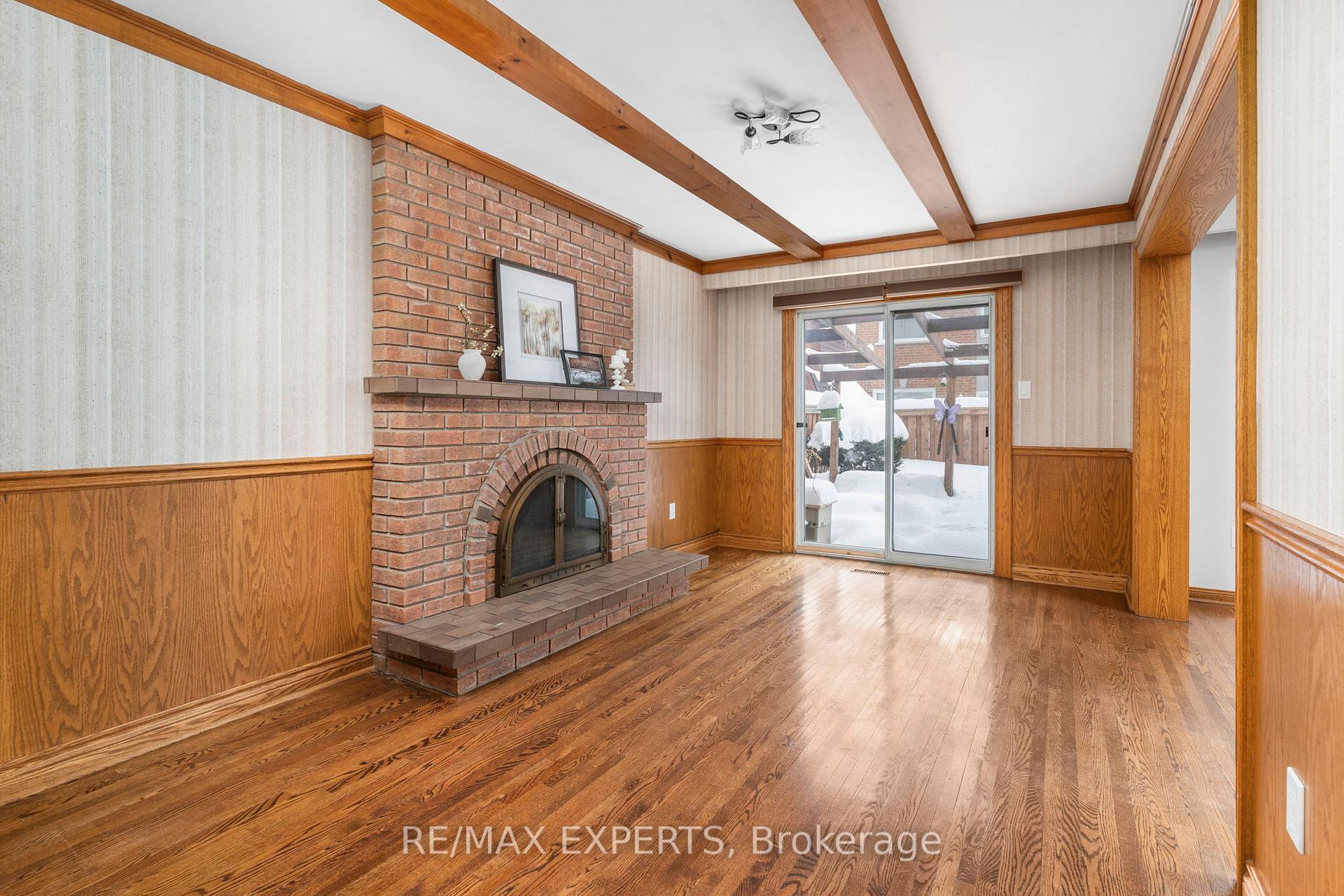 Photo 10 of 195 Aberdeen Avenue, Vaughan, East Woodbridge — HOMEH