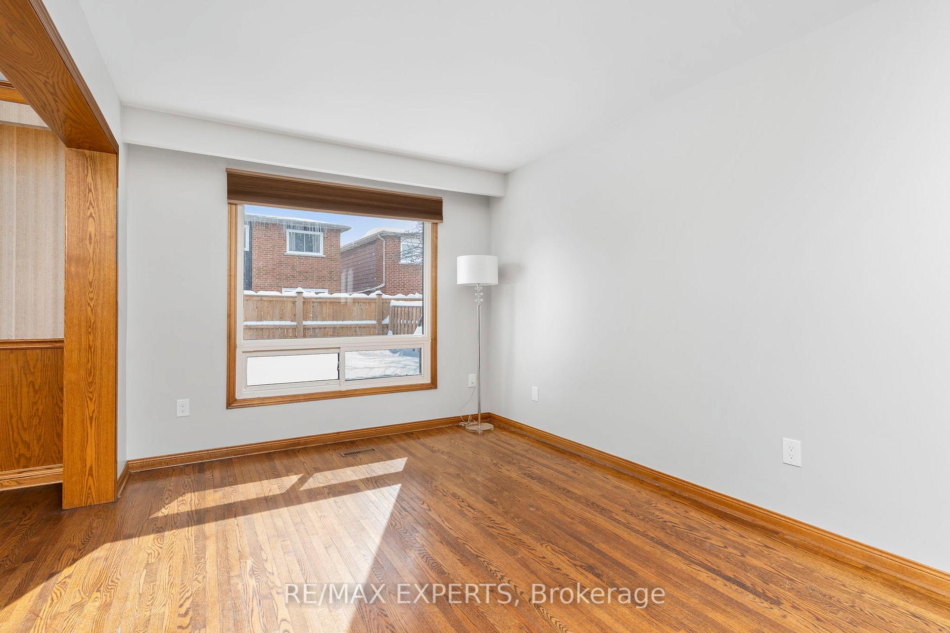 Photo 12 of 195 Aberdeen Avenue, Vaughan, East Woodbridge — HOMEH
