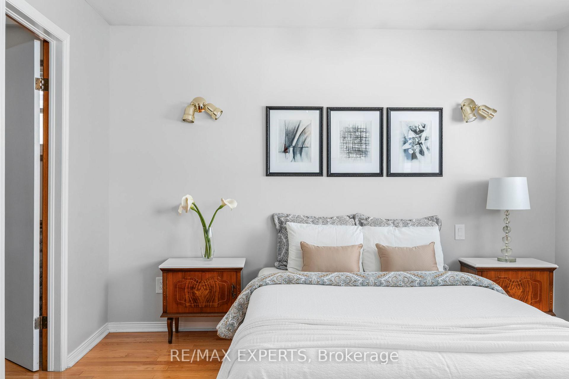 Photo 15 of 195 Aberdeen Avenue, Vaughan, East Woodbridge — HOMEH