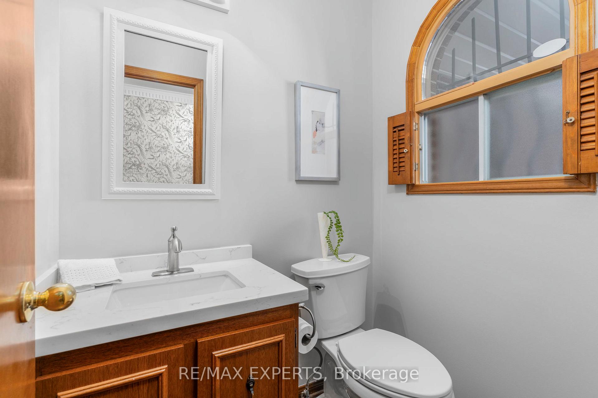 Photo 20 of 195 Aberdeen Avenue, Vaughan, East Woodbridge — HOMEH