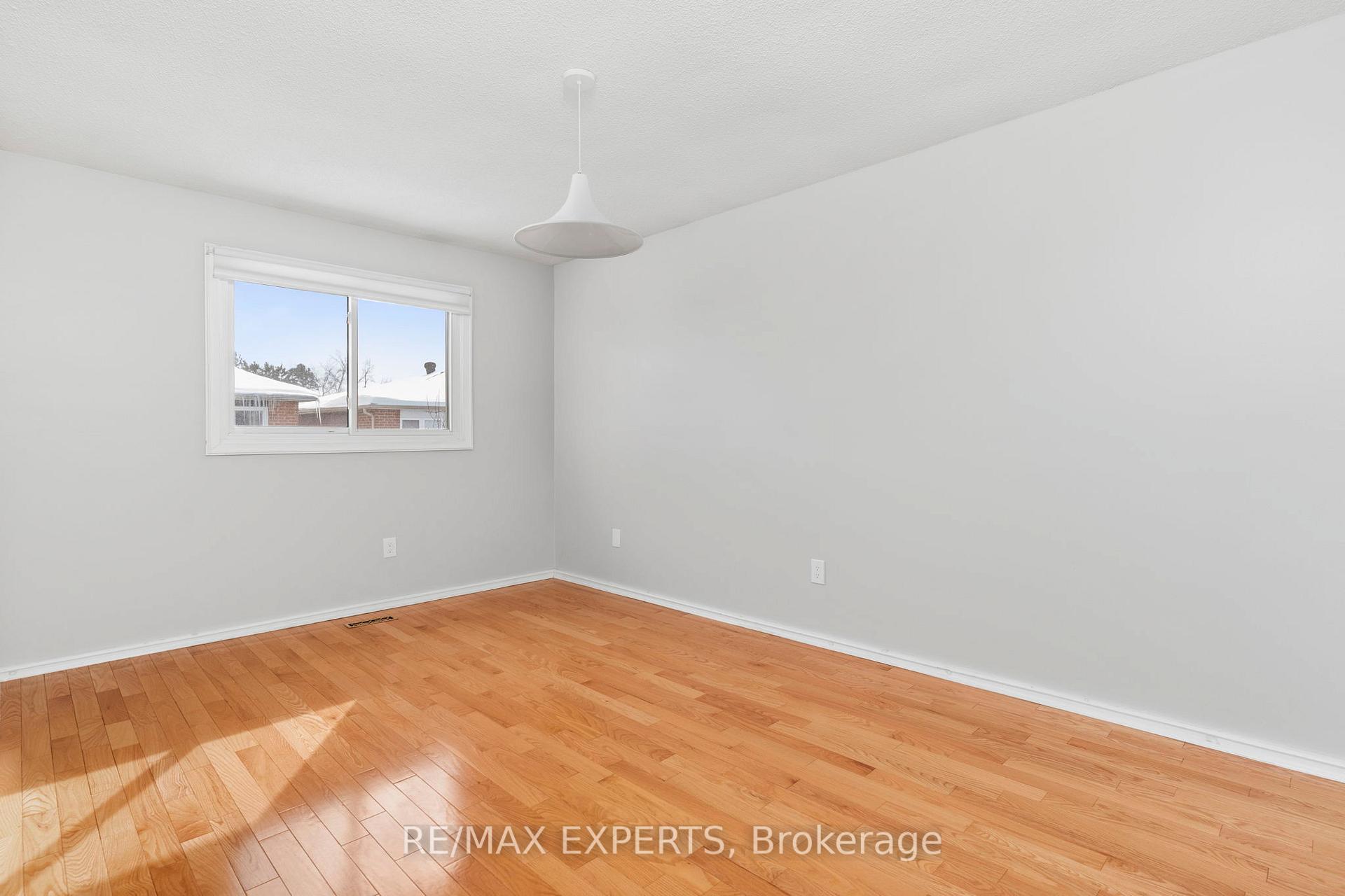 Photo 21 of 195 Aberdeen Avenue, Vaughan, East Woodbridge — HOMEH