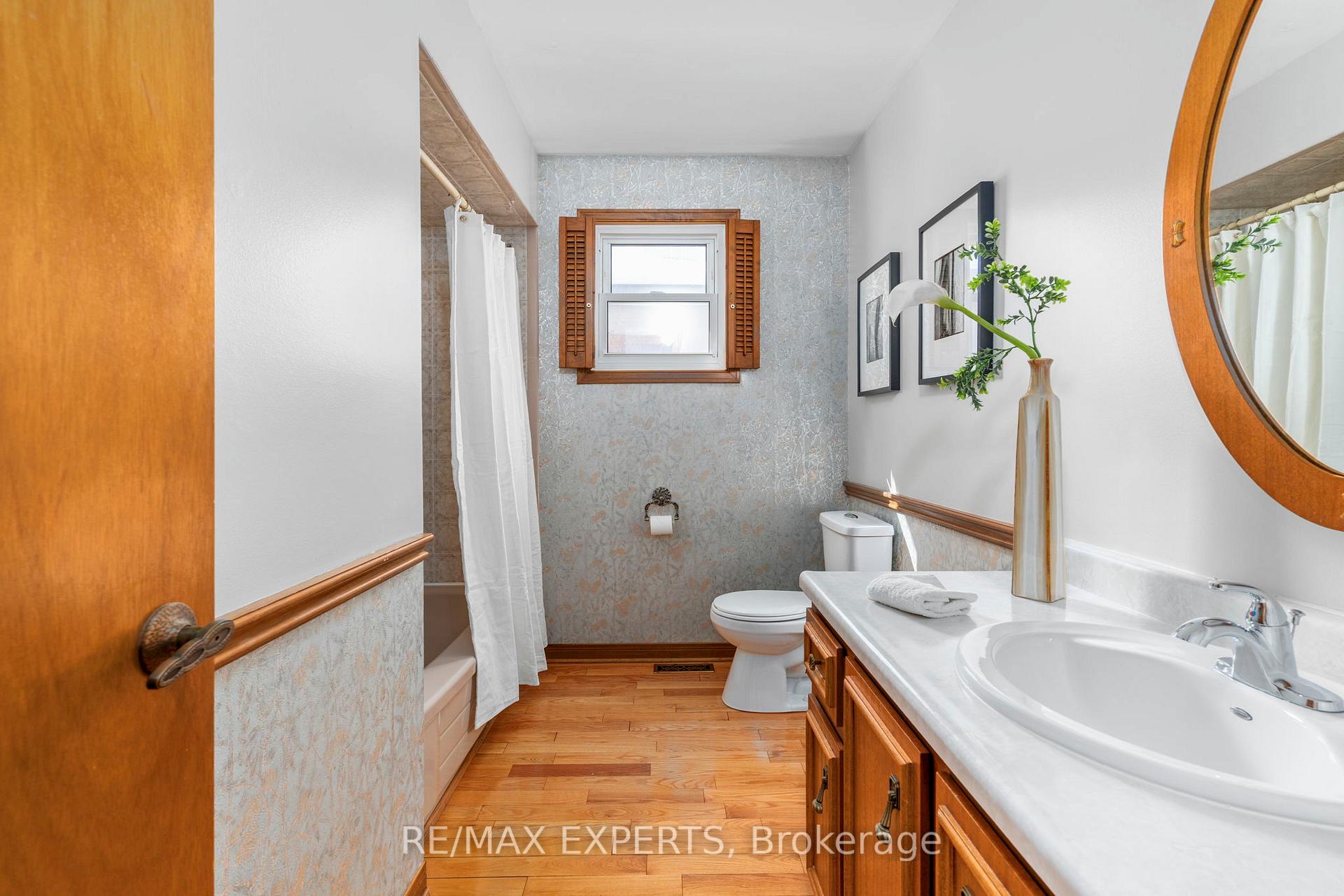 Photo 22 of 195 Aberdeen Avenue, Vaughan, East Woodbridge — HOMEH
