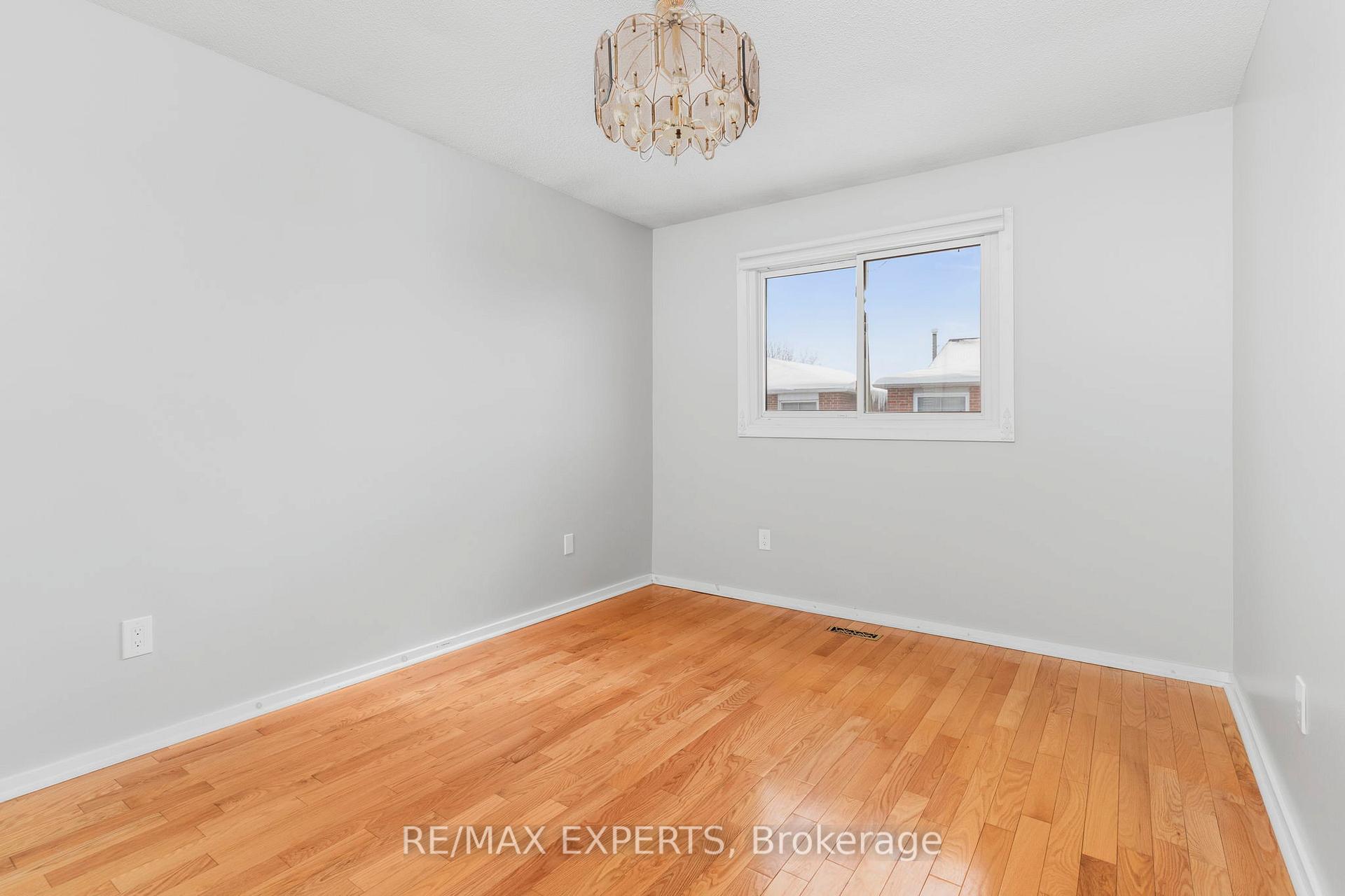 Photo 23 of 195 Aberdeen Avenue, Vaughan, East Woodbridge — HOMEH
