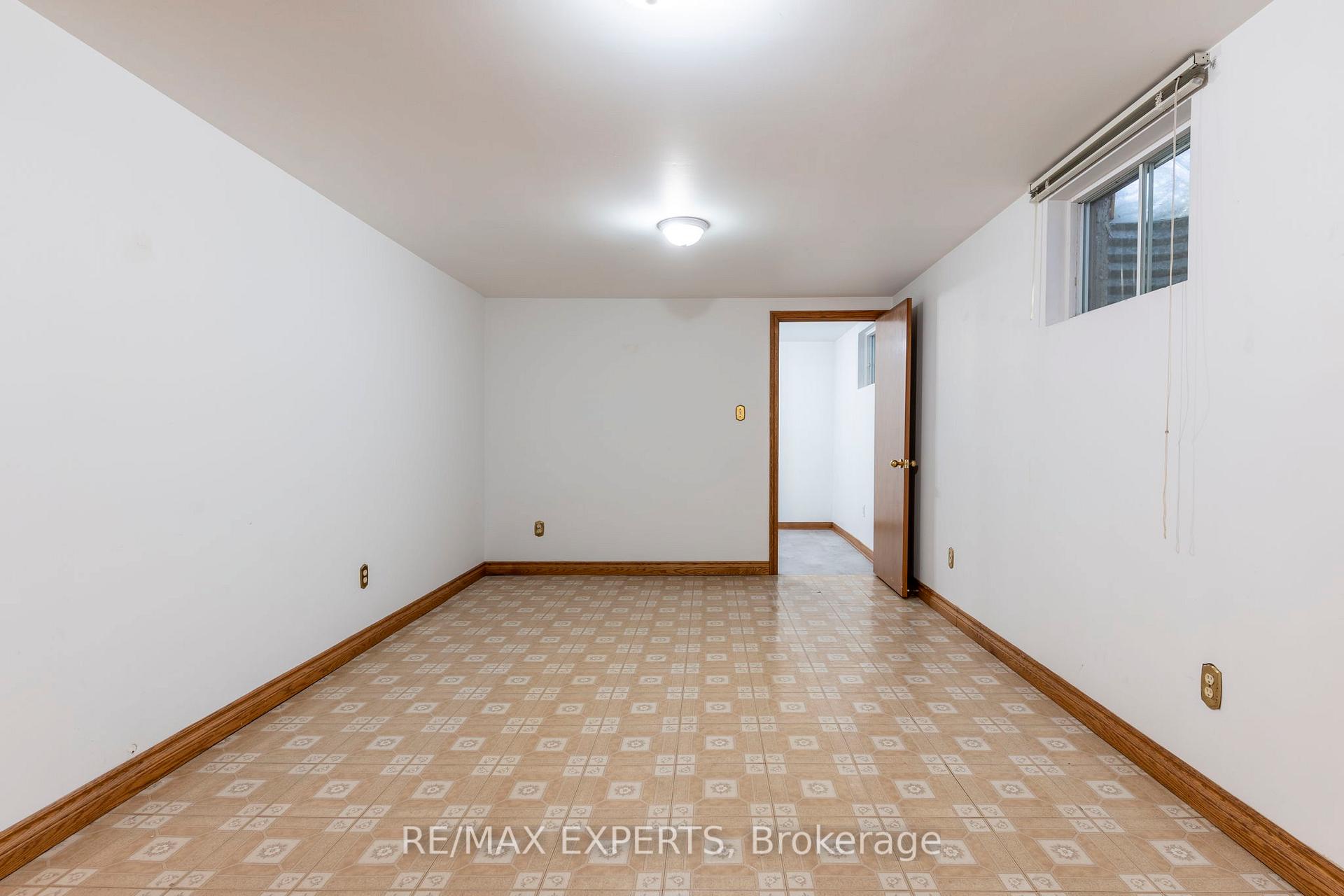 Photo 24 of 195 Aberdeen Avenue, Vaughan, East Woodbridge — HOMEH