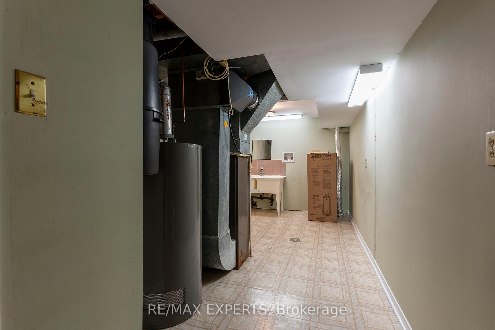 Photo 28 of 195 Aberdeen Avenue, Vaughan, East Woodbridge — HOMEH