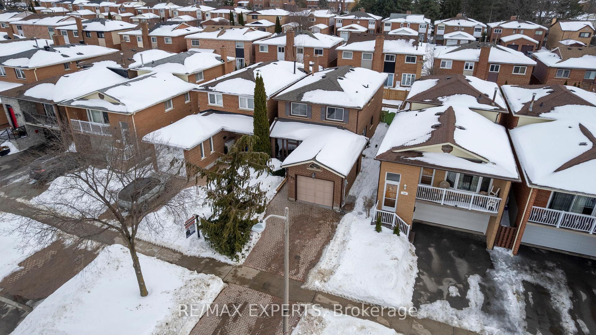 Photo 34 of 195 Aberdeen Avenue, Vaughan, East Woodbridge — HOMEH