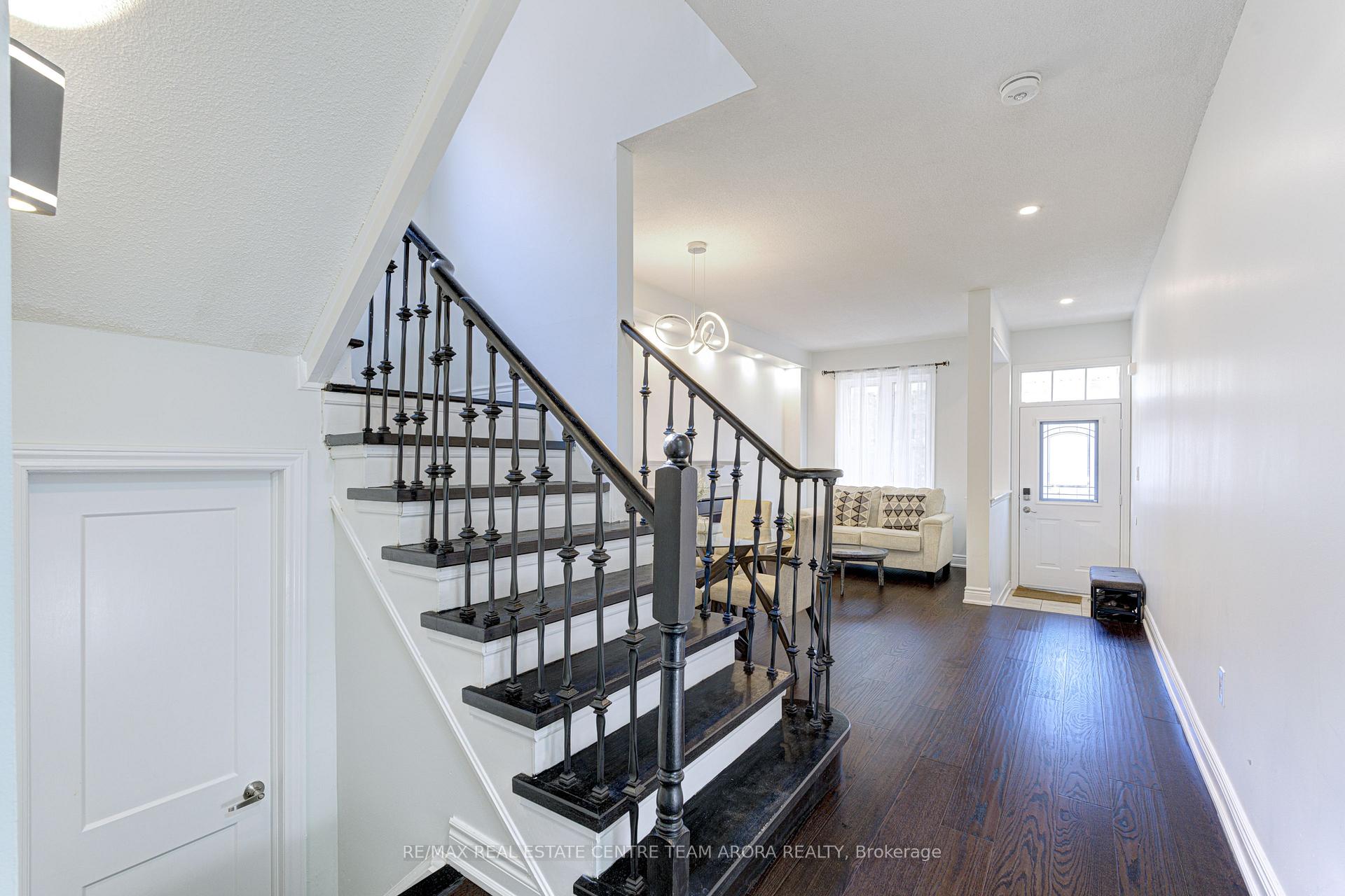 Photo 9 of 65 Pergola Way, Brampton, Bram West — HOMEH