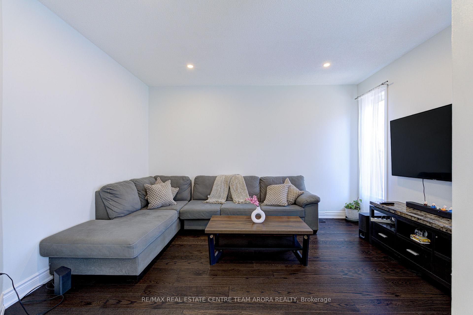 Photo 17 of 65 Pergola Way, Brampton, Bram West — HOMEH