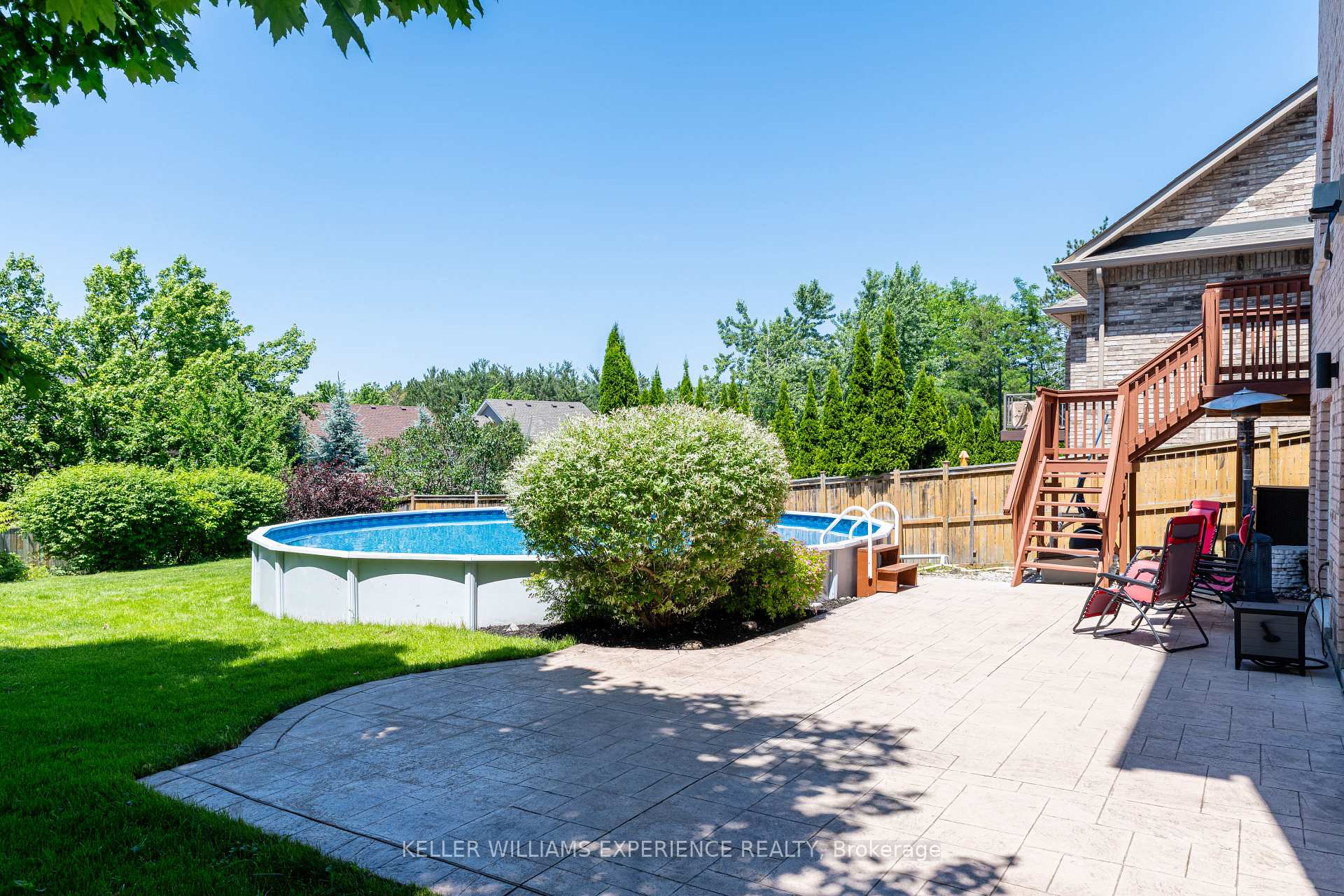 Photo 4 of 36 Stapleton Place, Barrie, Ardagh — HOMEH
