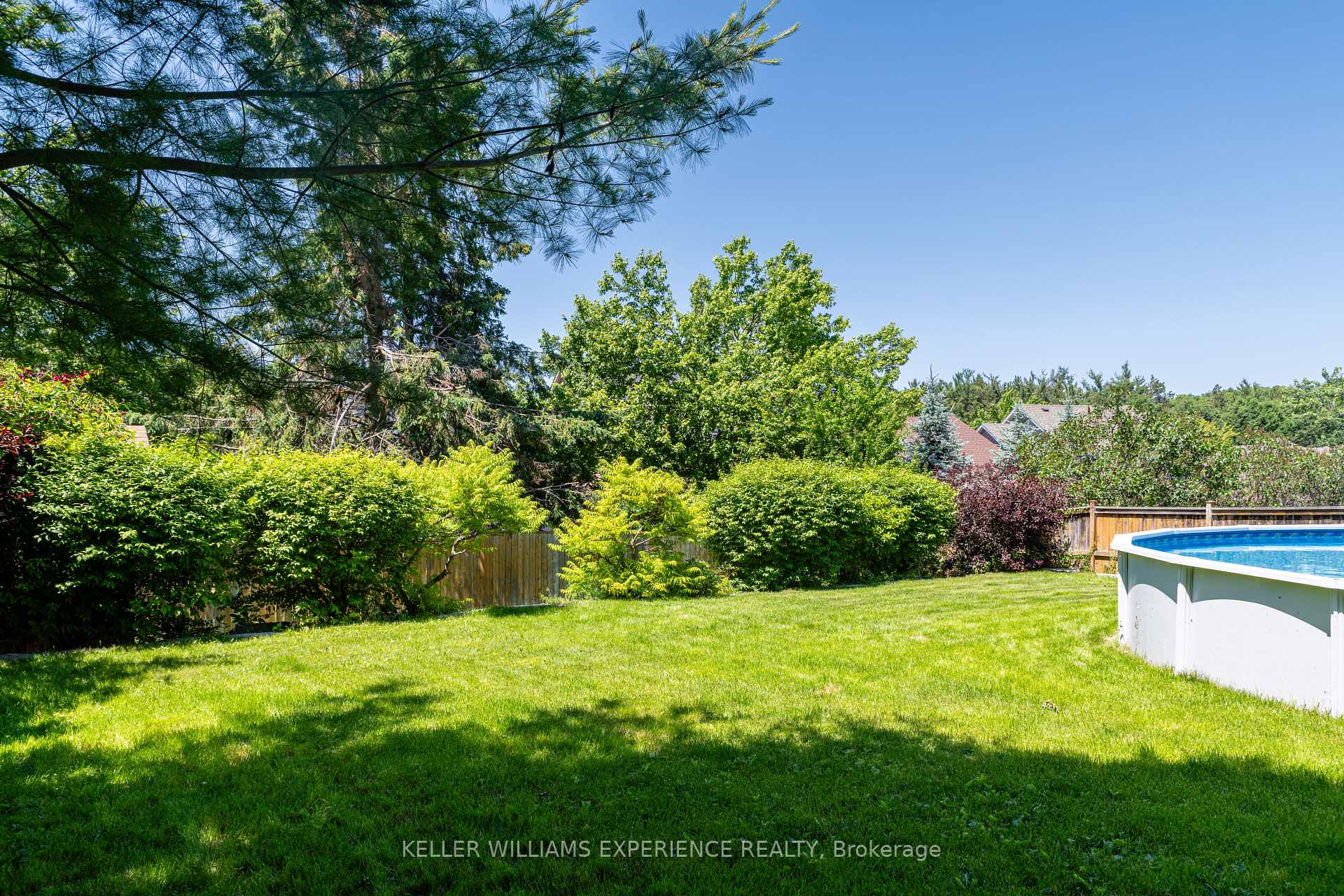 Photo 23 of 36 Stapleton Place, Barrie, Ardagh — HOMEH