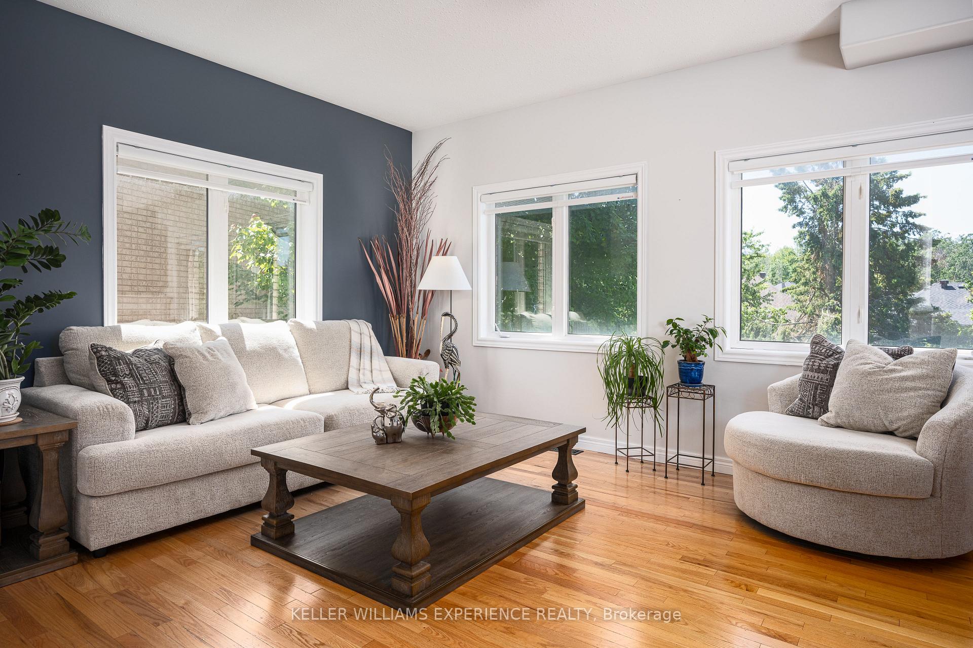 Photo 5 of 36 Stapleton Place, Barrie, Ardagh — HOMEH