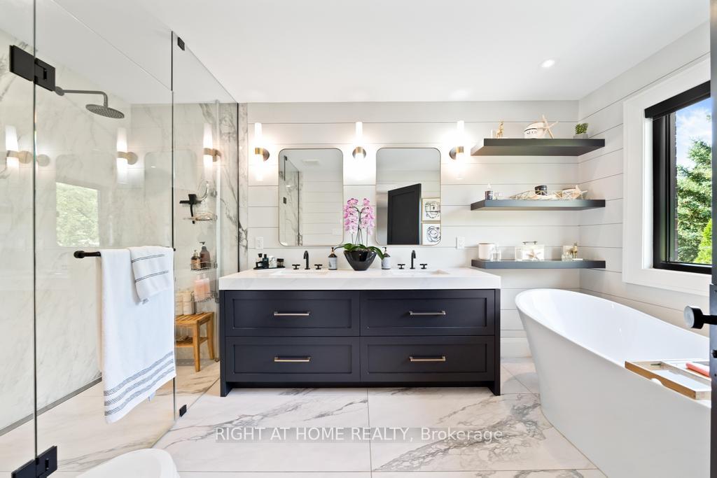 Photo 32 of 166 Foxridge Drive, Hamilton, Ancaster — HOMEH