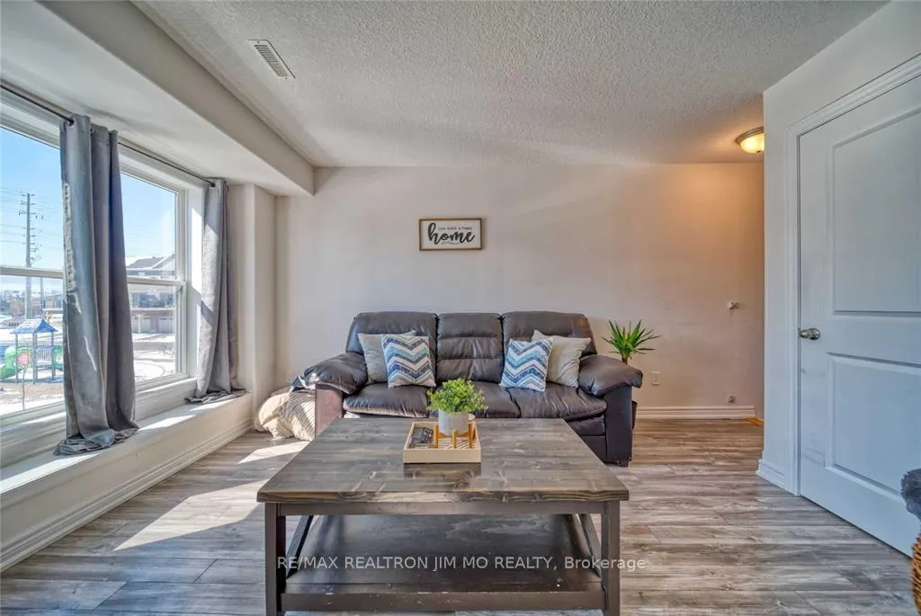 Photo 8 of Unit 11, 1 Leggott Avenue, Barrie, Painswick North — HOMEH