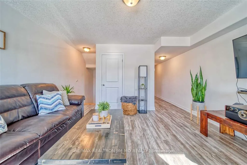 Photo 9 of Unit 11, 1 Leggott Avenue, Barrie, Painswick North — HOMEH