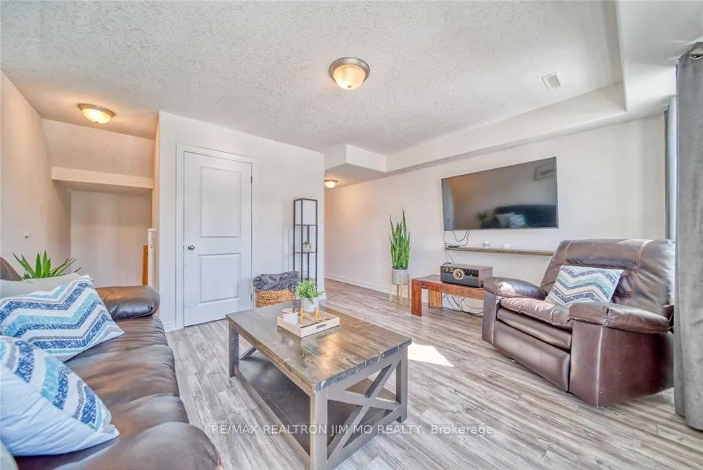 Photo 10 of Unit 11, 1 Leggott Avenue, Barrie, Painswick North — HOMEH