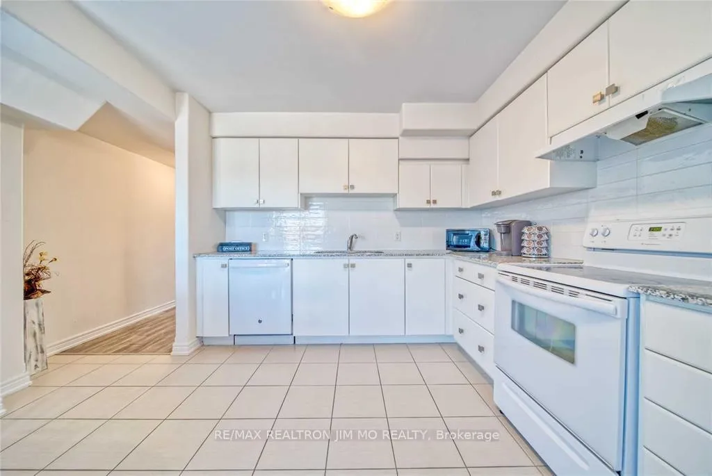 Photo 12 of Unit 11, 1 Leggott Avenue, Barrie, Painswick North — HOMEH
