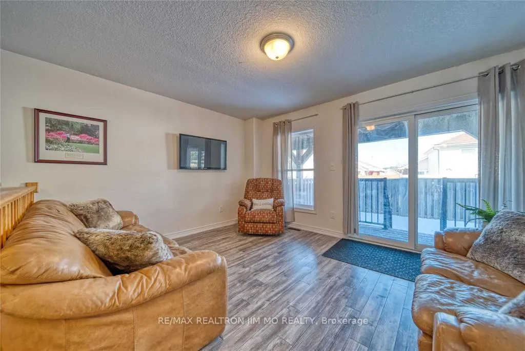 Photo 17 of Unit 11, 1 Leggott Avenue, Barrie, Painswick North — HOMEH