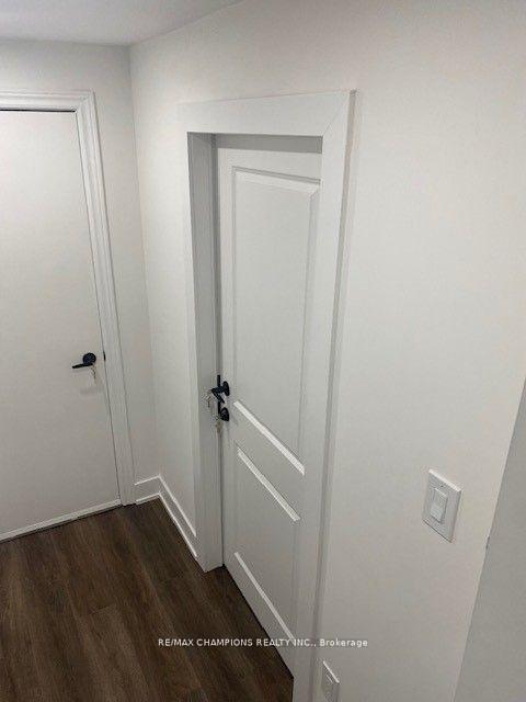 Photo 2 of 10 seclusion Crescent, Brampton, Sandringham-Wellington — HOMEH