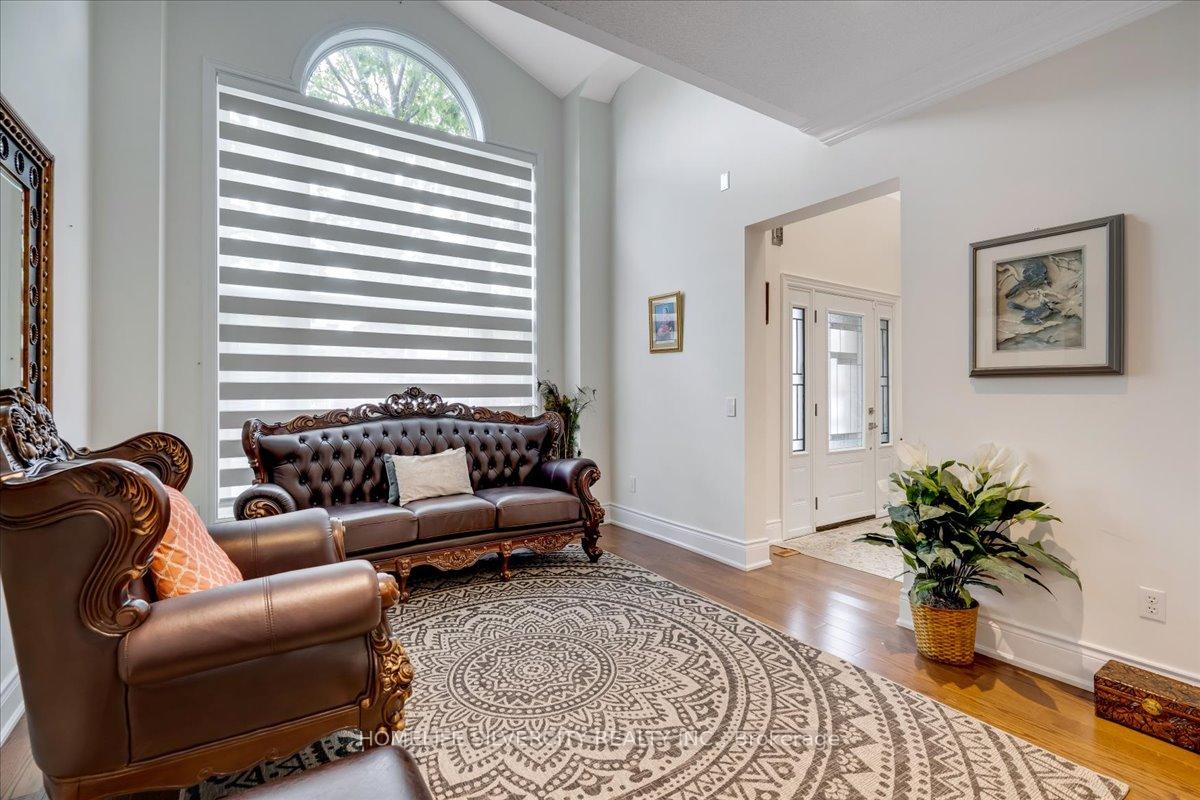 Photo 38 of 46 Treeline Boulevard, Brampton, Vales of Castlemore — HOMEH