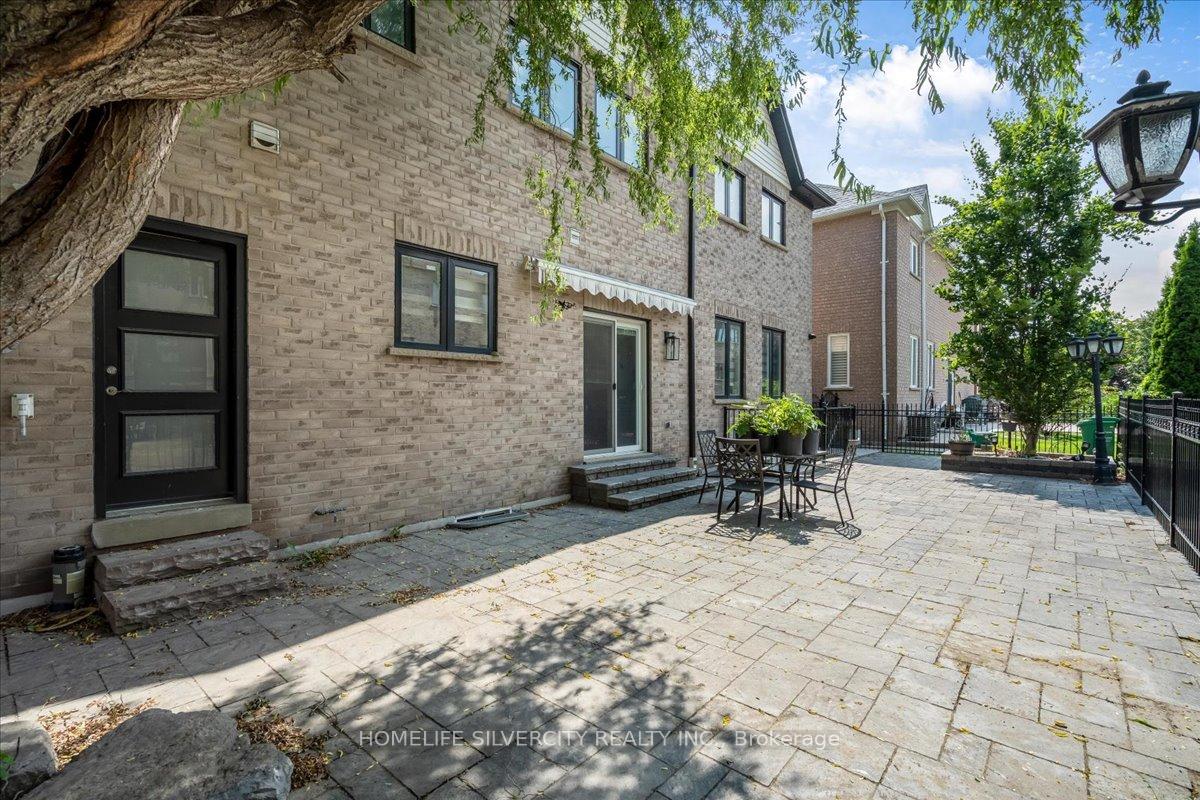 Photo 33 of 46 Treeline Boulevard, Brampton, Vales of Castlemore — HOMEH