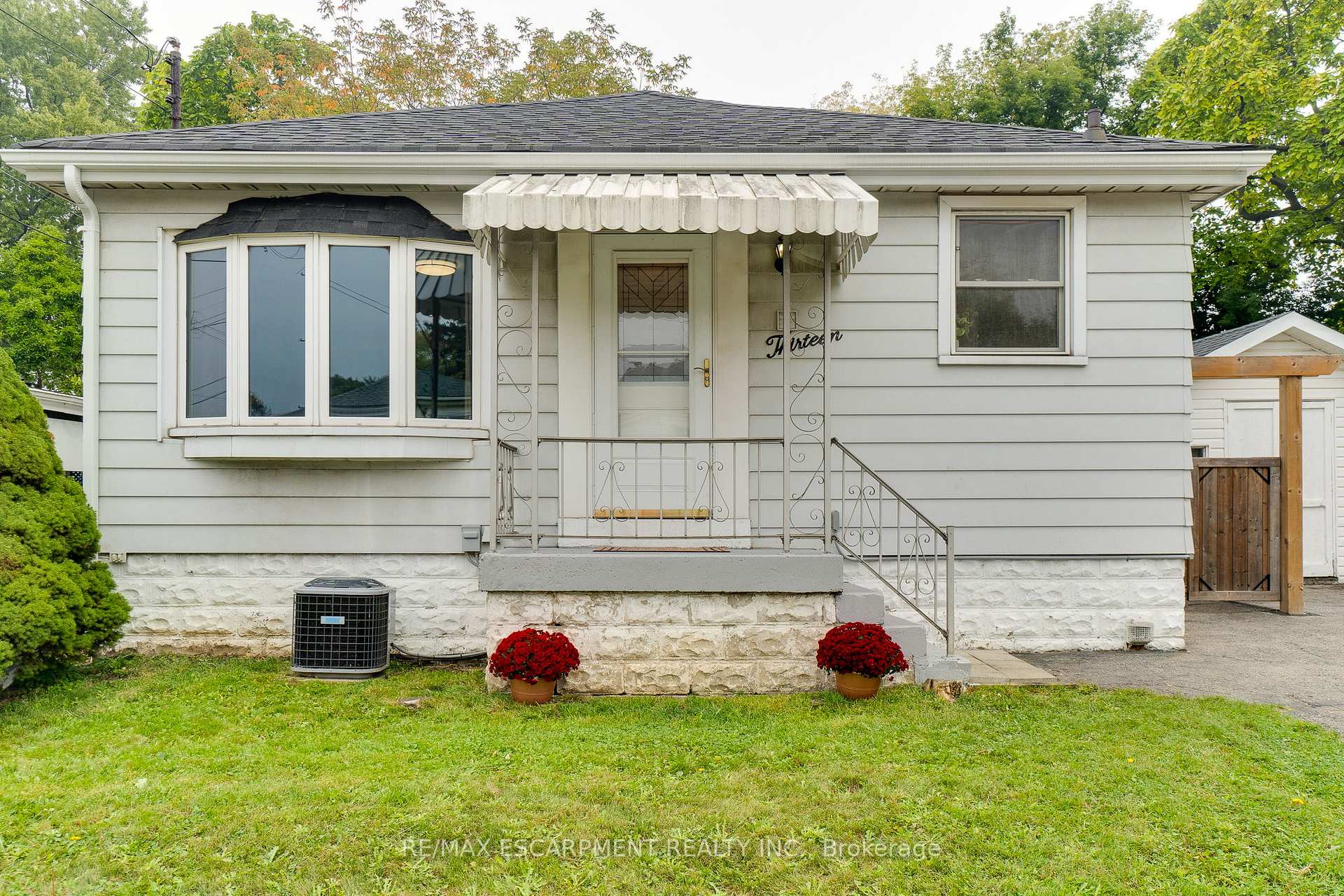 Photo 2 of 13 David Avenue, Hamilton, Hill Park — HOMEH