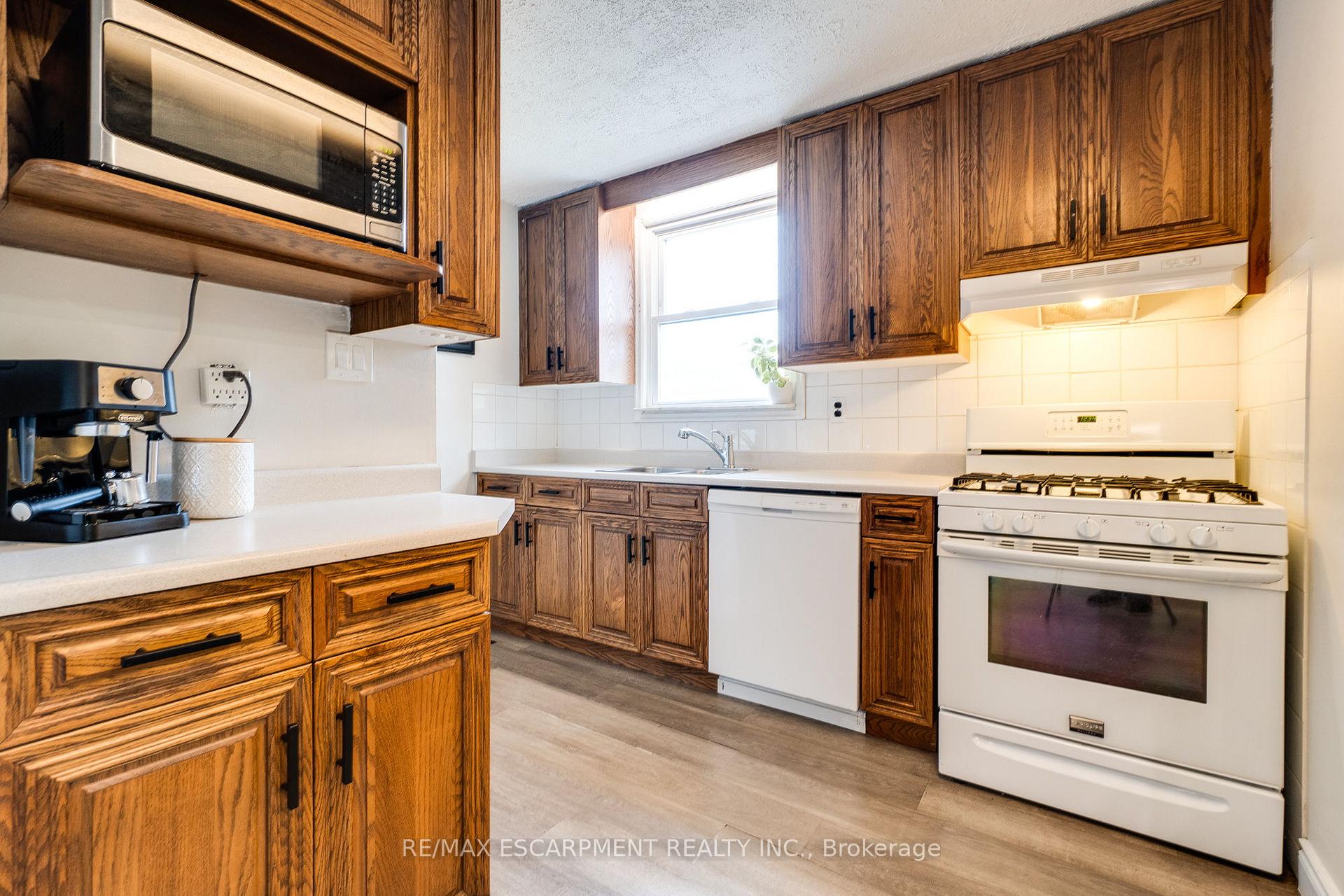 Photo 15 of 13 David Avenue, Hamilton, Hill Park — HOMEH